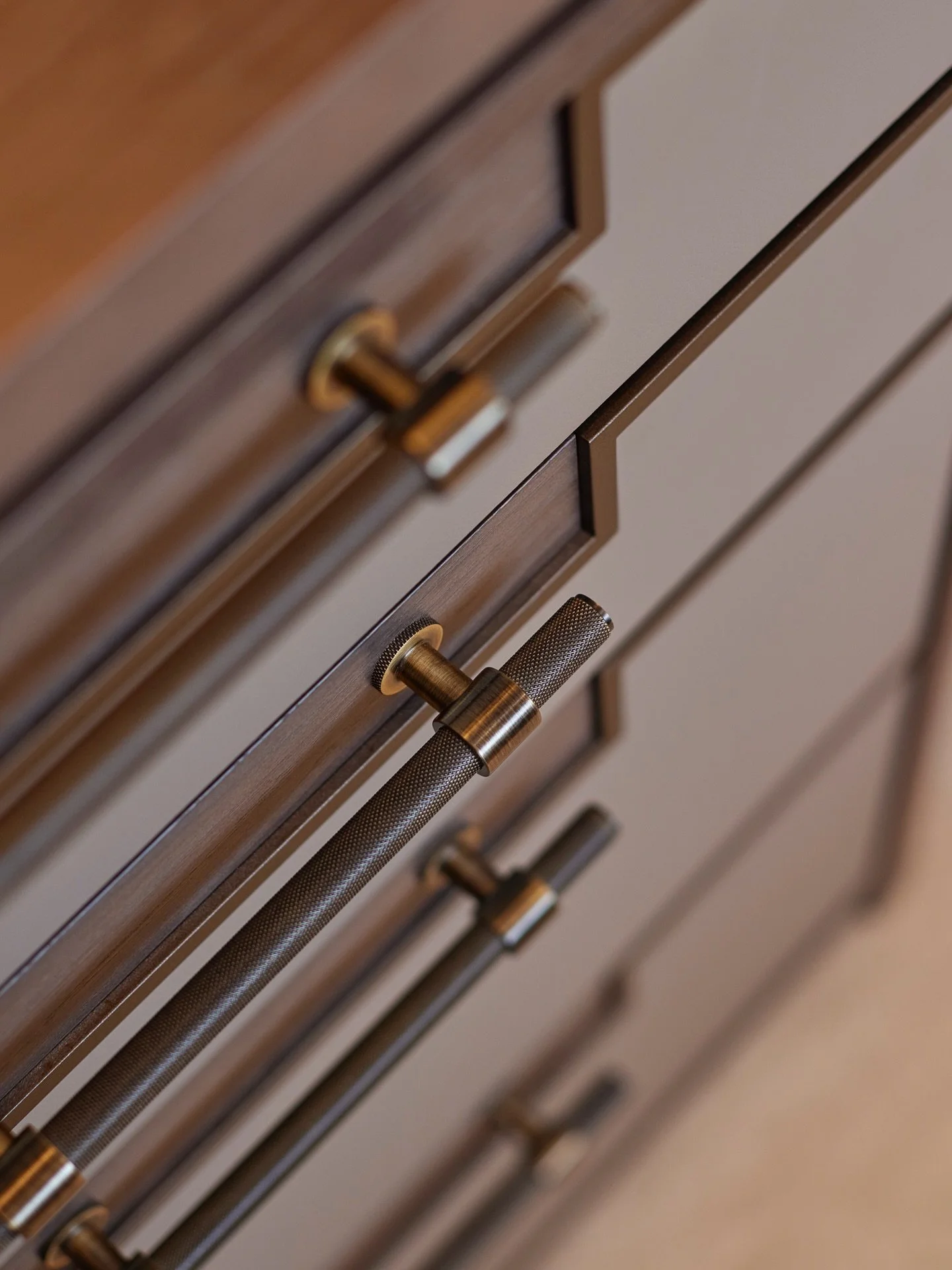 💫 Some of the finer details from the Master Dressing Room at Hawthorn House.

Bronze inlays, inset fabric panels and subtle shadow gaps sit alongside dark stained oak, creating a space that feels both luxurious and considered.

For all enquiries ple