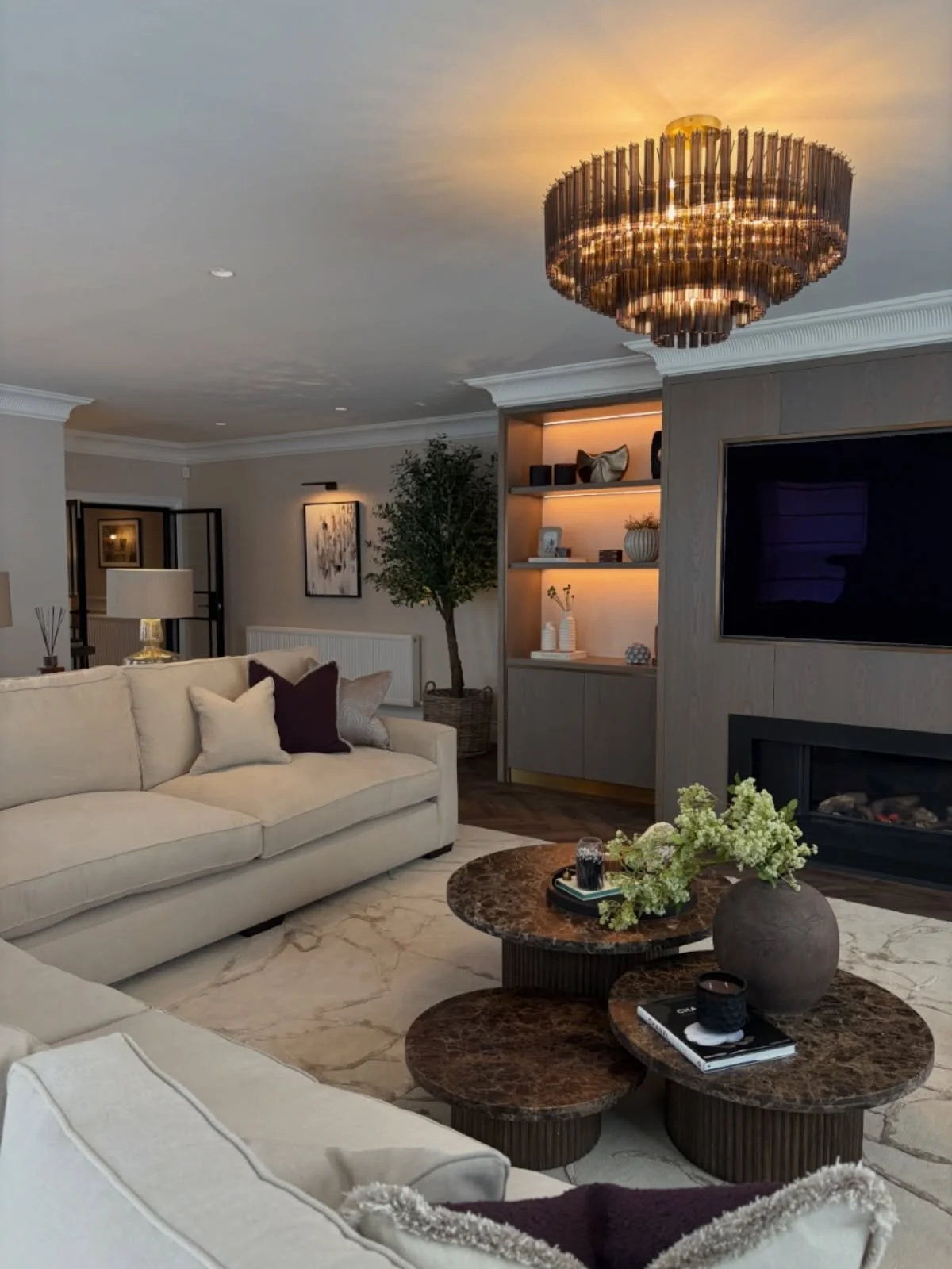 After a full two days on site for the River Birch photoshoot, we can&rsquo;t wait to see the finished result and our updated team pictures! 📸 

For all enquiries please contact us on +44(0)1565 746788 or info@panoramic-properties.com

#interiordesig