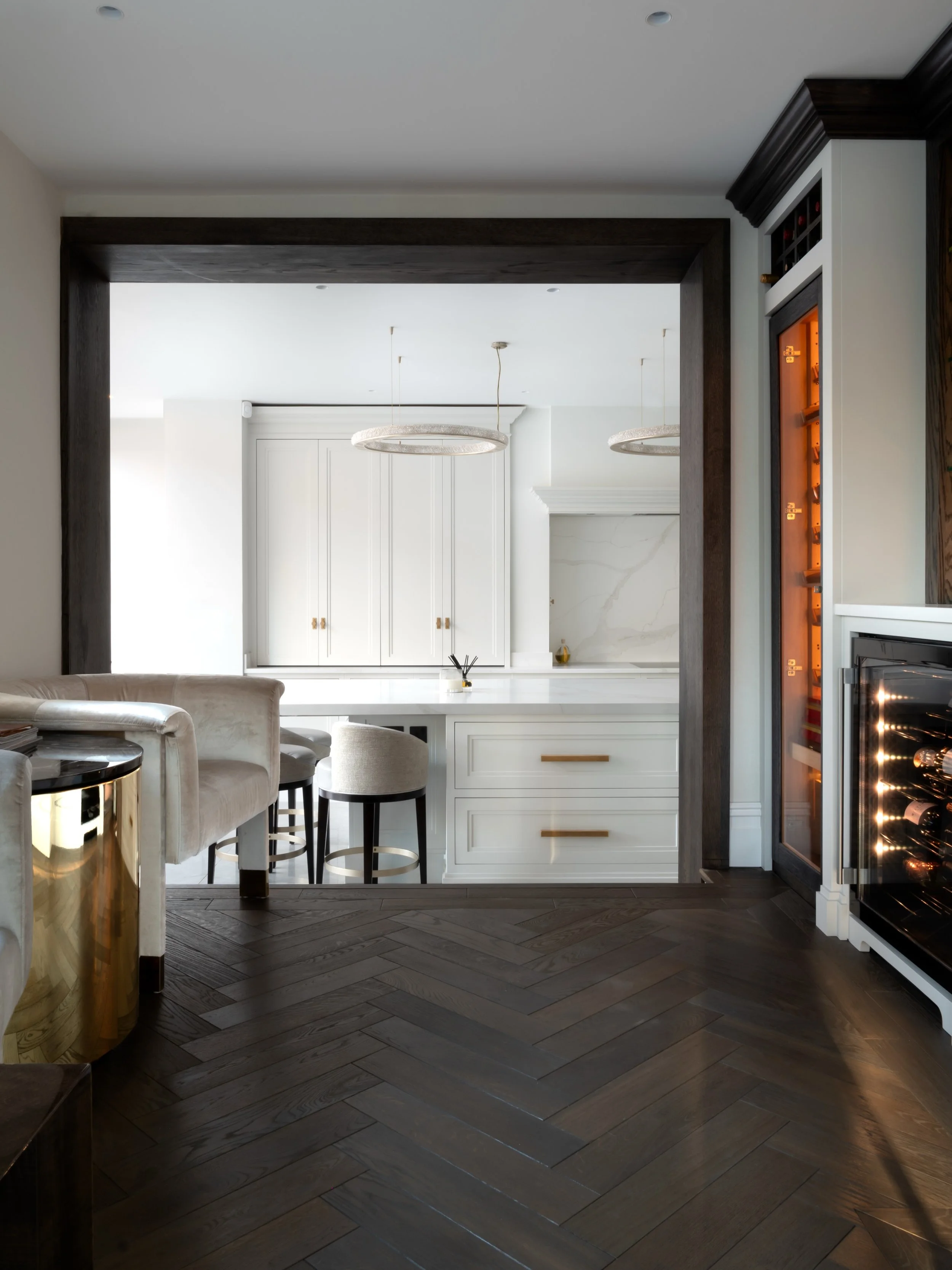 The Kitchen and Lounge transformation at Maple Grove blends traditional character with contemporary detailing.

A dark stained oak goalpost frame defines the Lounge beautifully, creating a striking contrast against the lighter Kitchen palette and bri