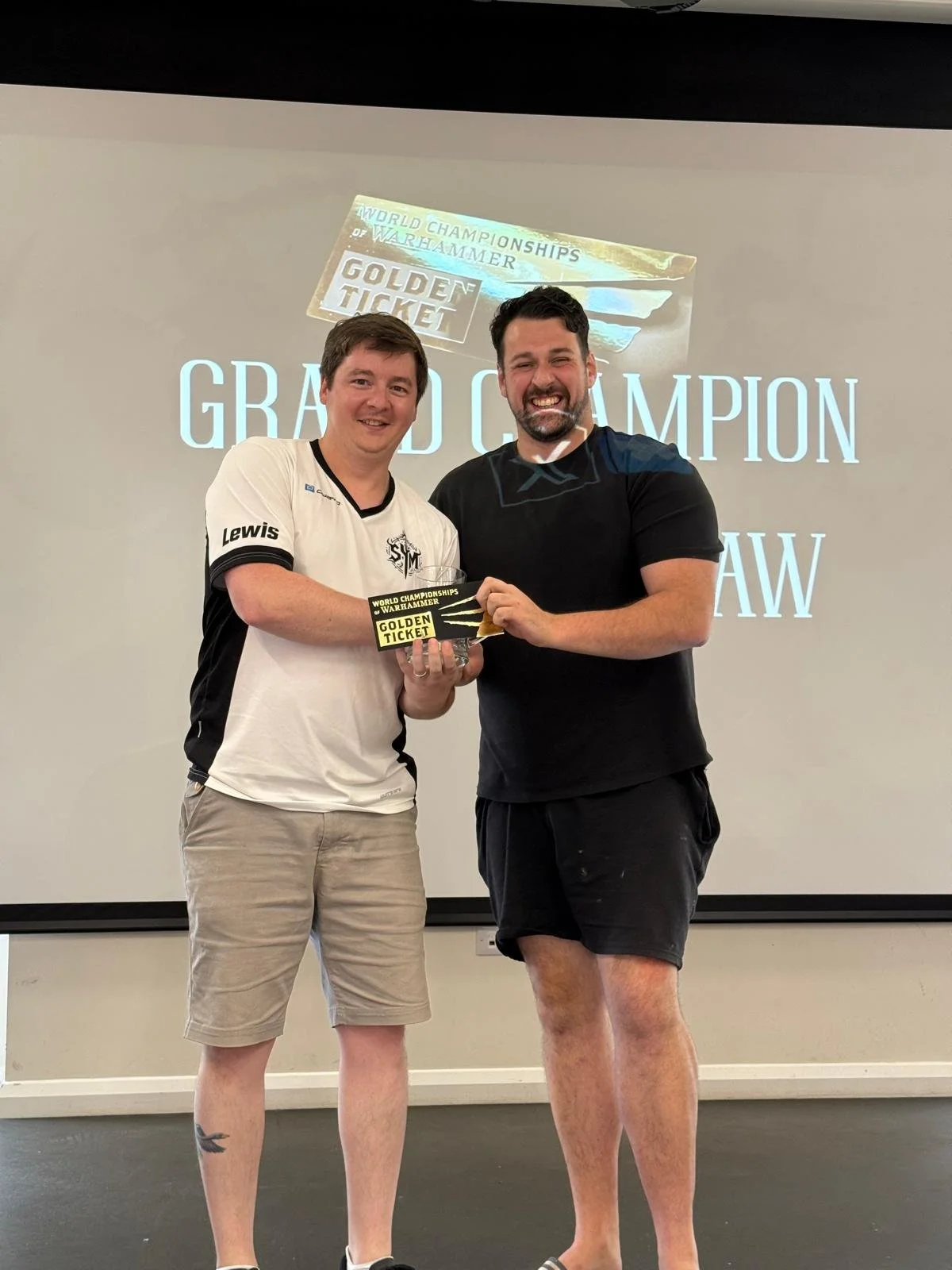 WhatsApp Image 2025-12-05 at 22.01.22_0fea0f32.jpg