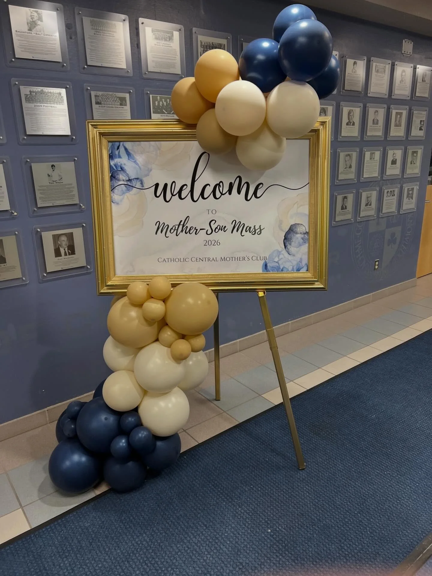Such a beautiful morning at the Mother-Son Mass at Detroit Catholic High School. 

From the balloon installations and custom deluxe welcome signs to the photo backdrops, Photo Booth, and table d&eacute;cor, it was so fun to watch the space come toget