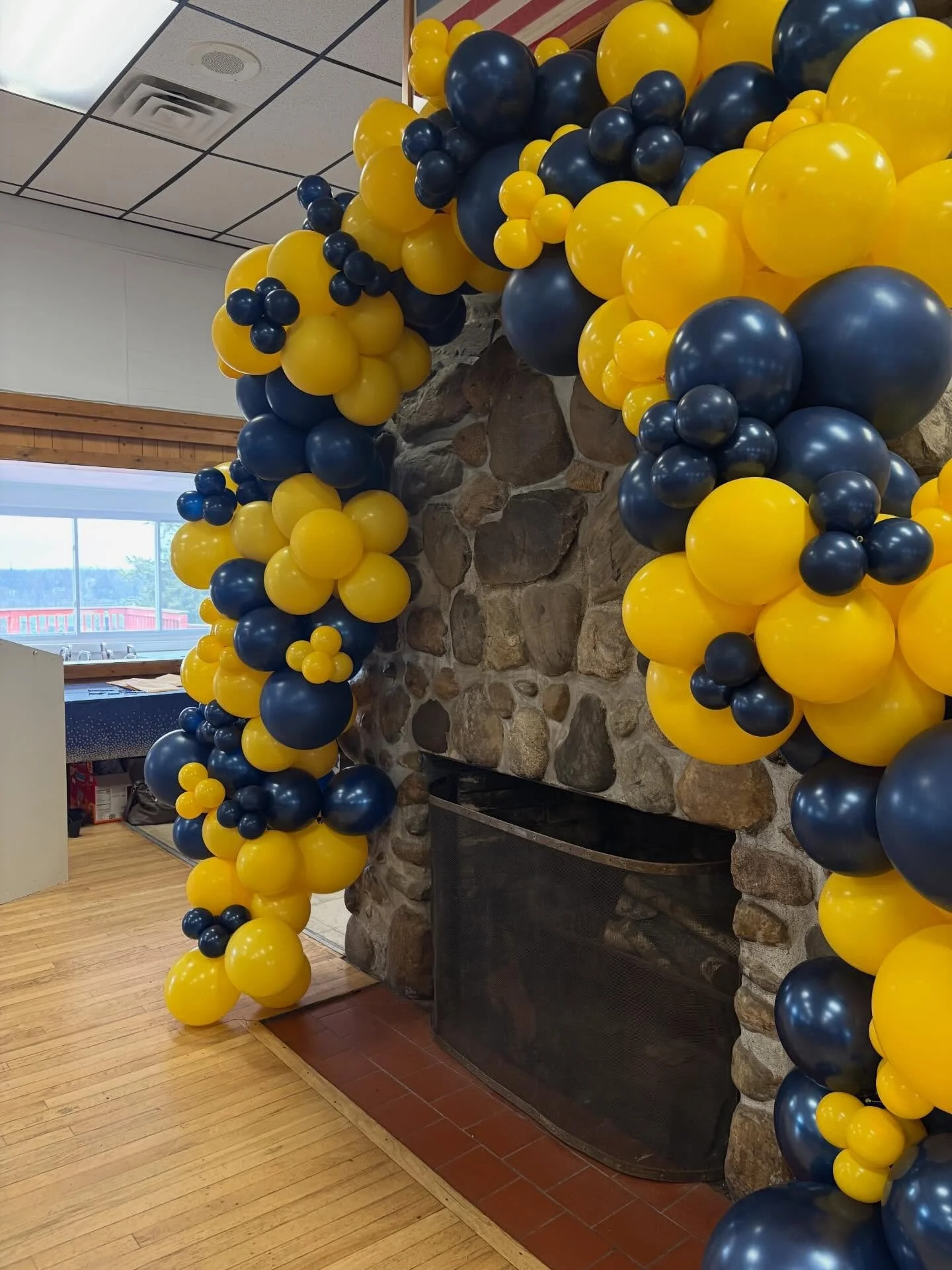 Talk about a STRIKE 🎳💥

When SLHS Bowling Team calls to help with celebrating the team at the end of the year banquet, you go BIG!!

Custom arch in the school&rsquo;s color, a 7ft balloon bowling pin, and a 36&rdquo; bowling ball to match!

Bigger,