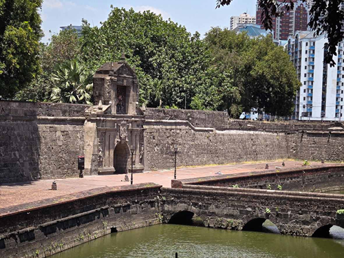 Poók Tipunan: The Walled City as a third place