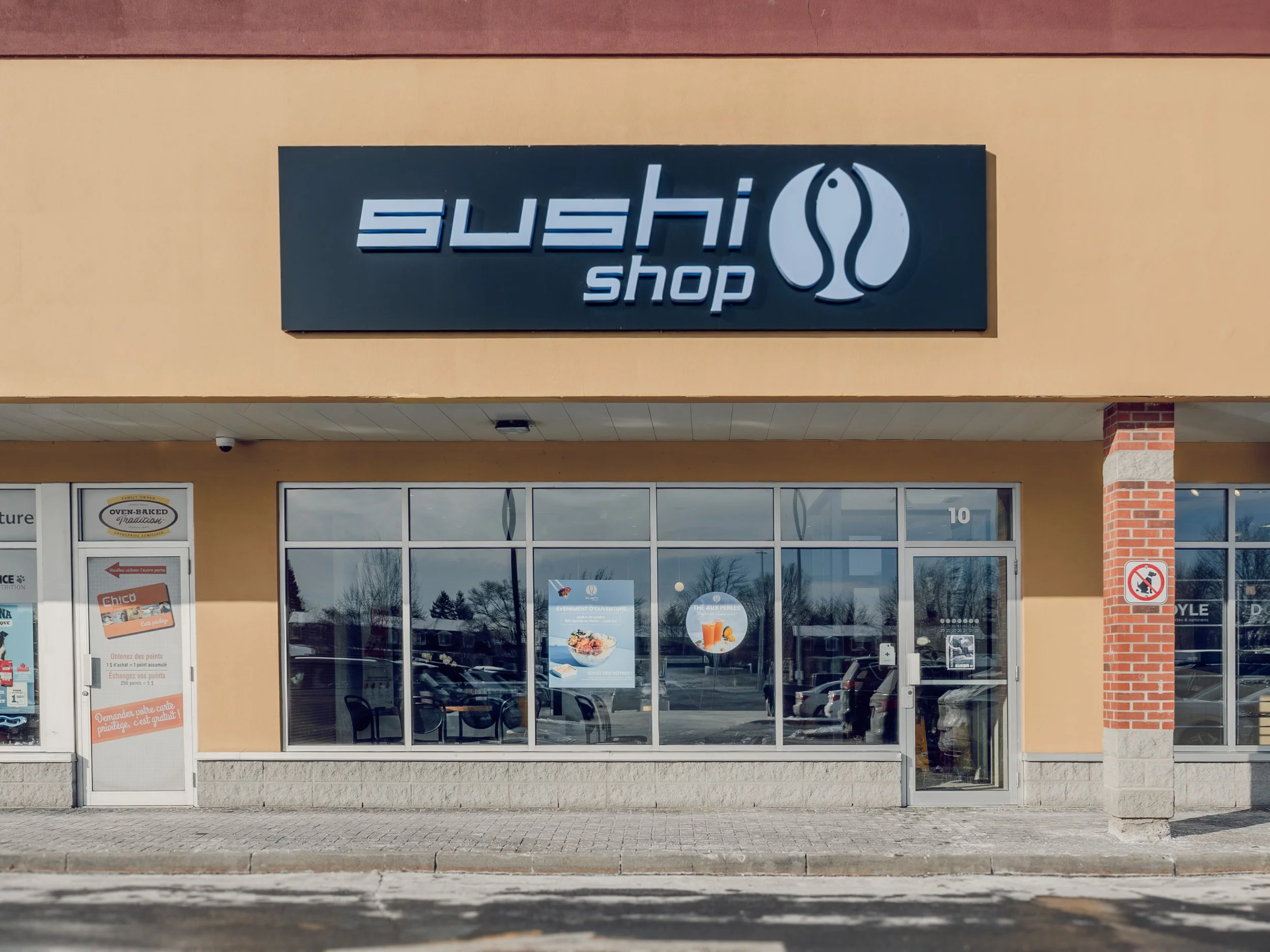 SushiShopLavalEst-3.jpg