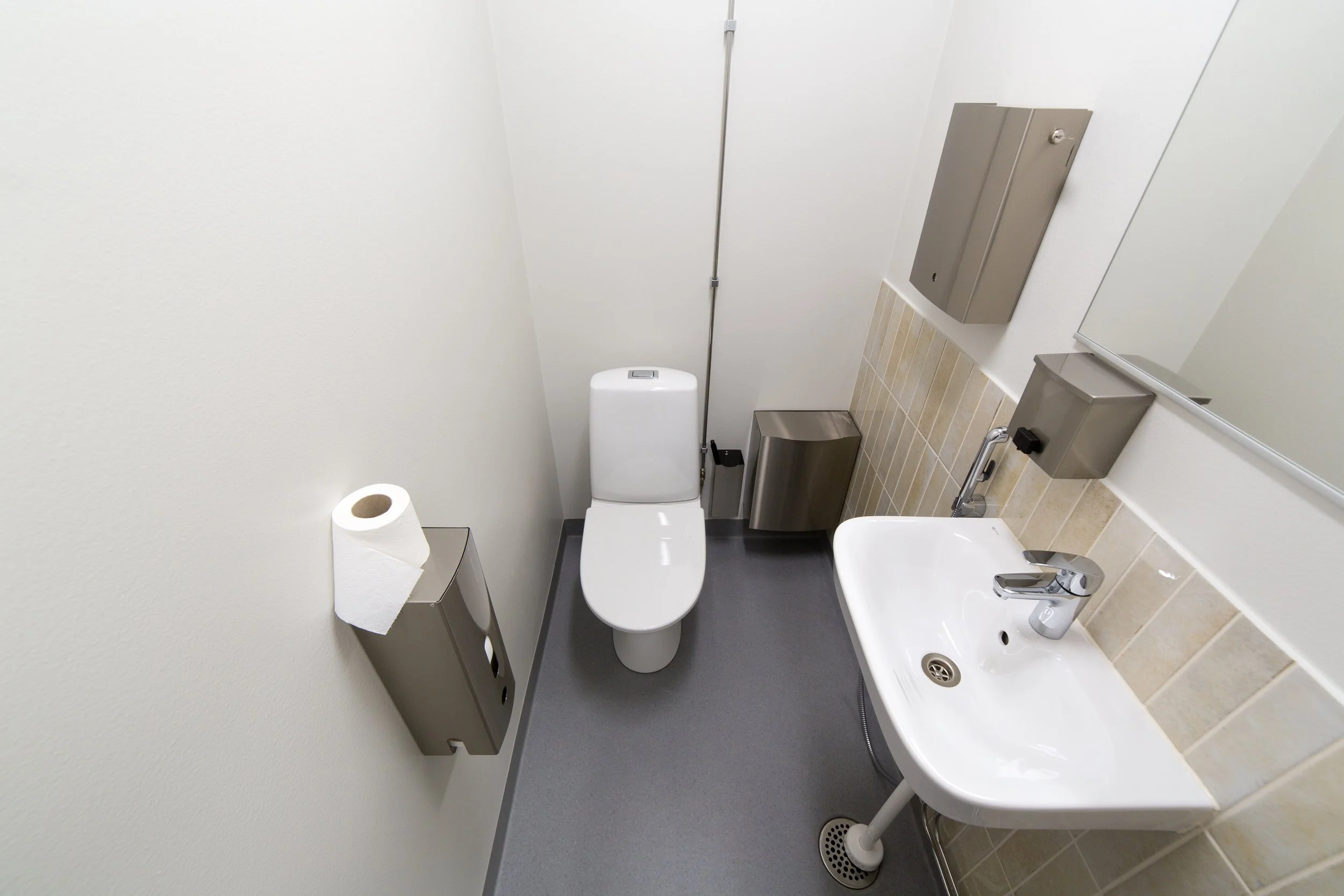 Miesten WC, eriö.