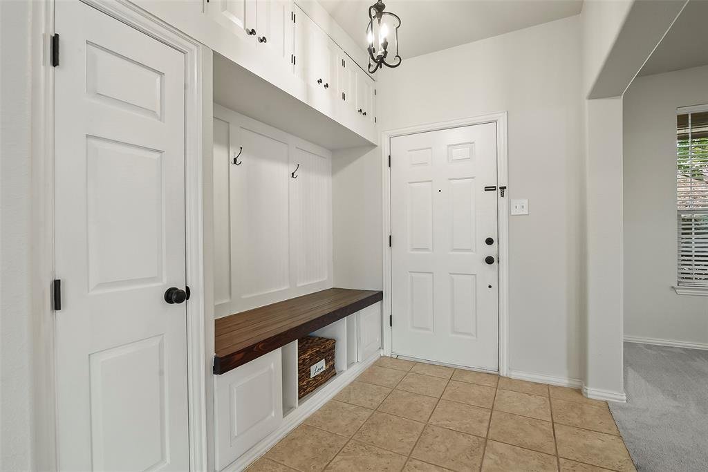 Custom Entryway Mudroom - 2016