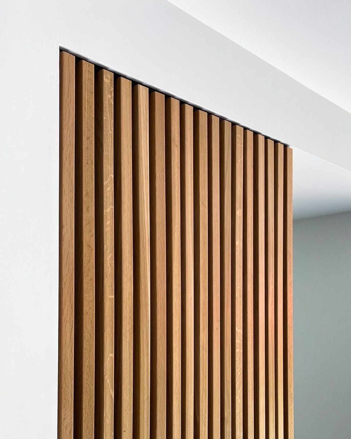 White Oak Slat Wall Partition - 2021 with CE Design