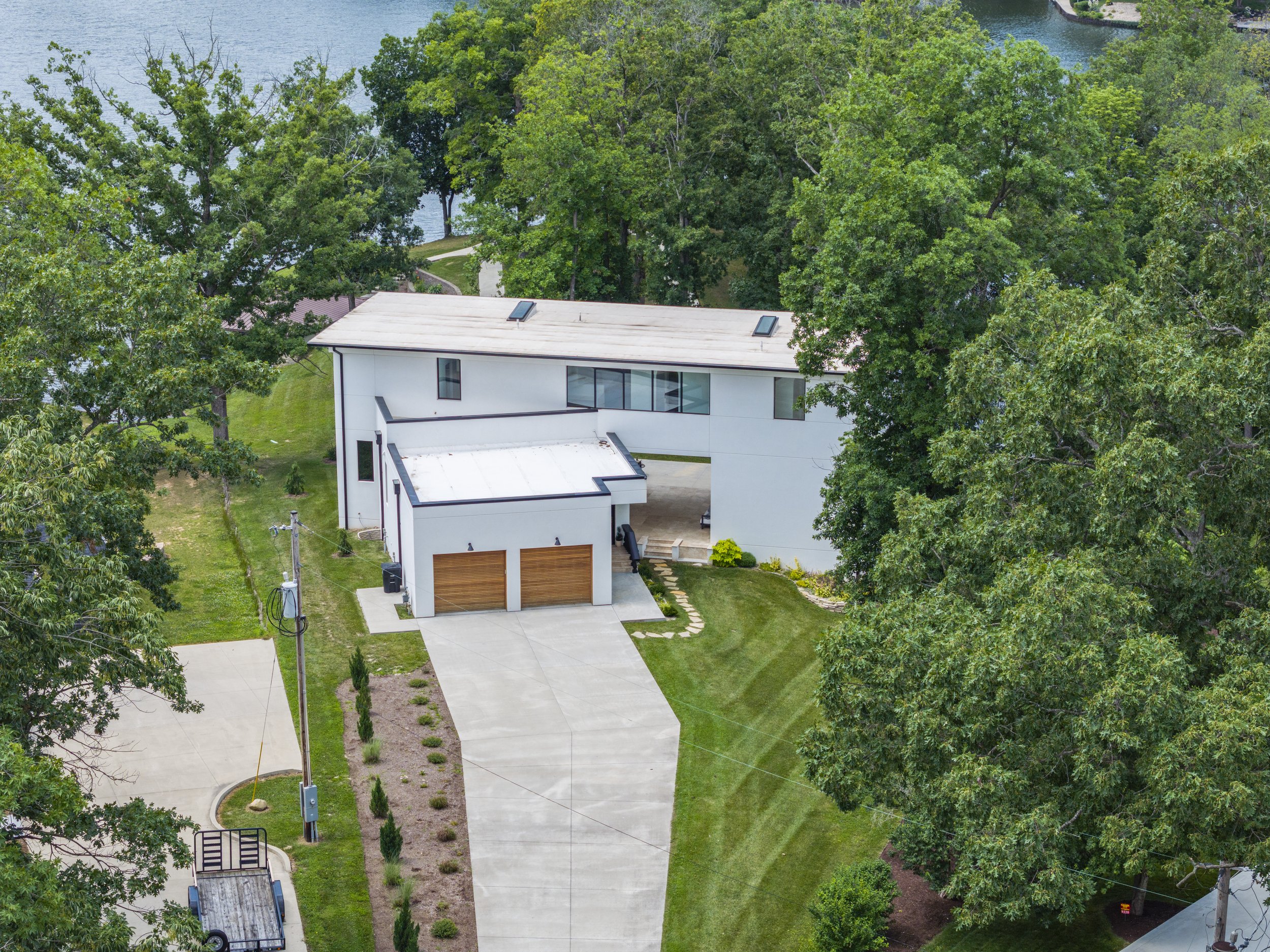 modern-white-home-effingham-il-front.jpg