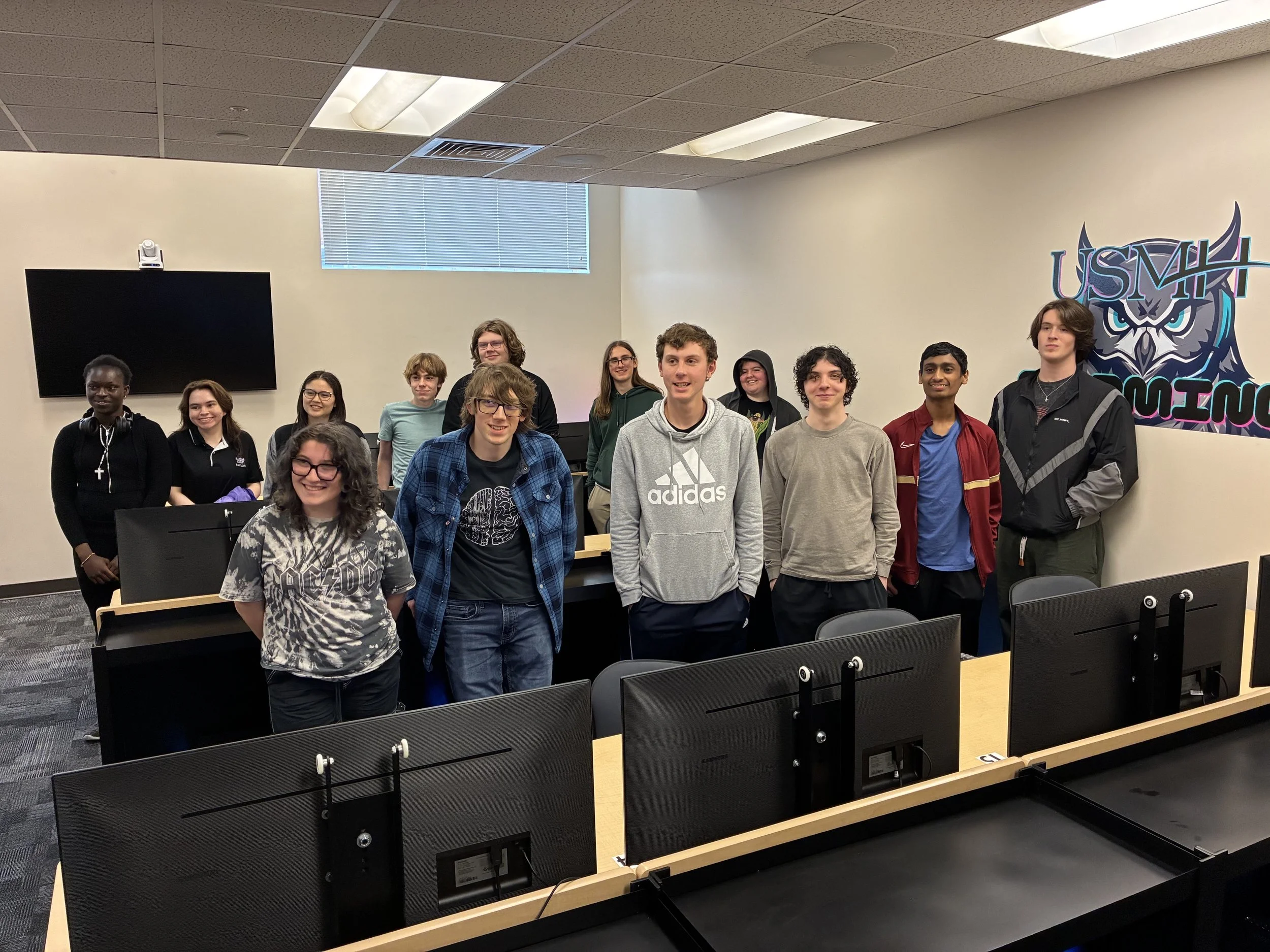 BISFA Computer Game Design &amp; Animation Students Visit USMH Applied Computer Science Lab