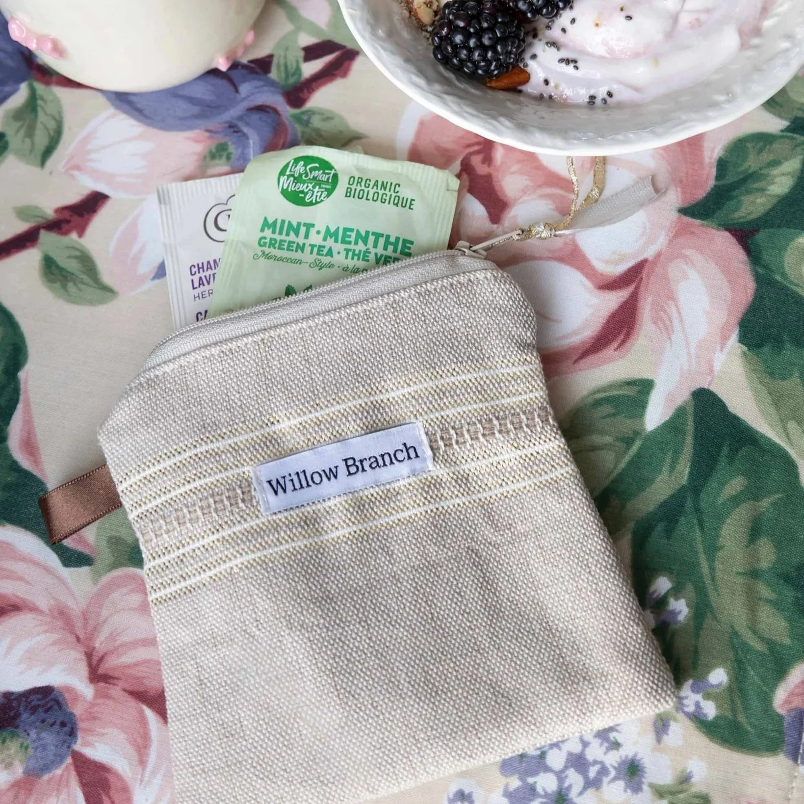 Woven Beige with Gold Flat Pouch Square