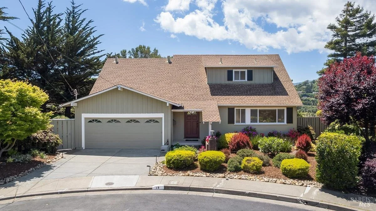 13 Vista Court, Corte Madera