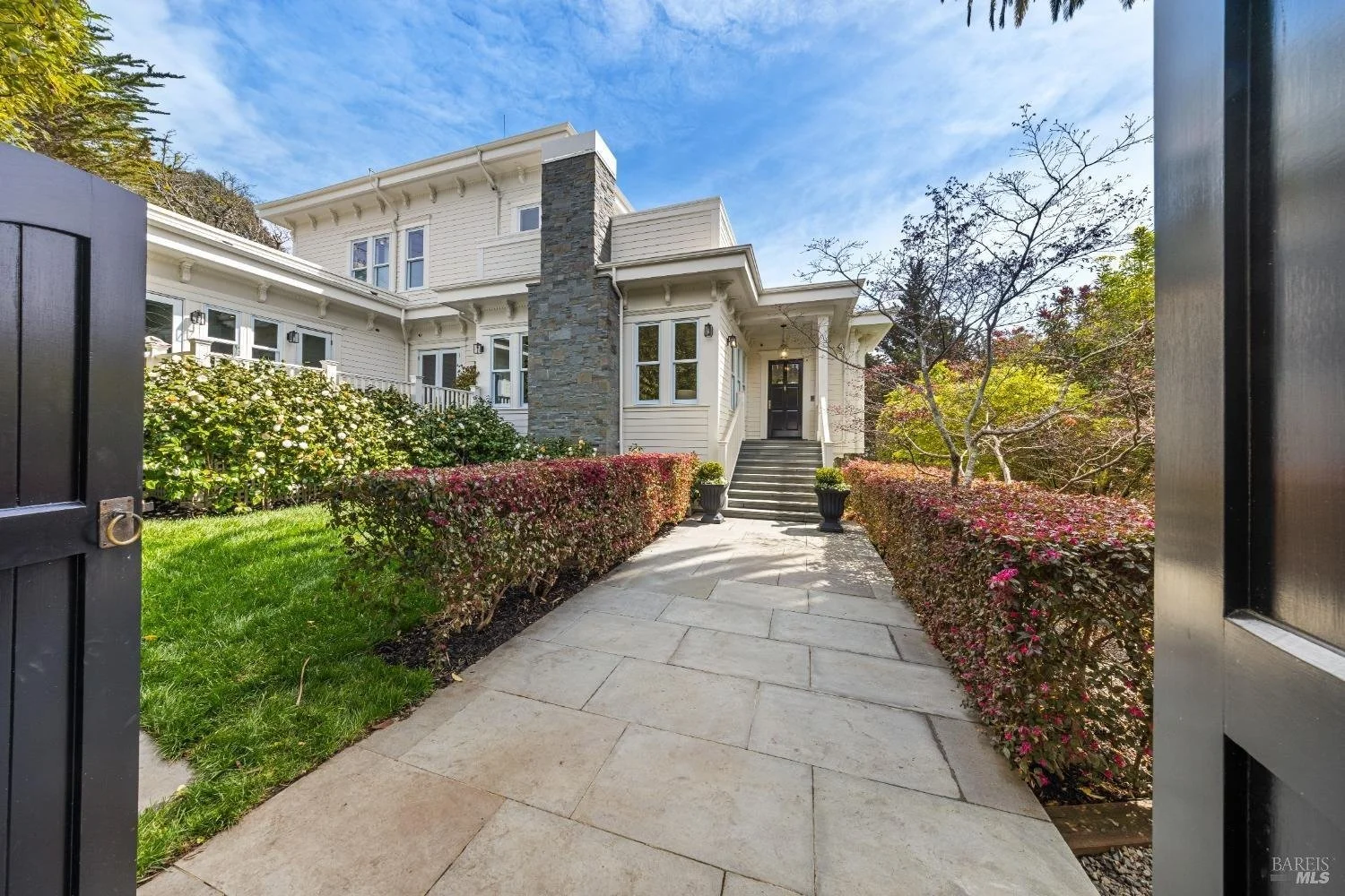 2 Summit Avenue, Mill Valley