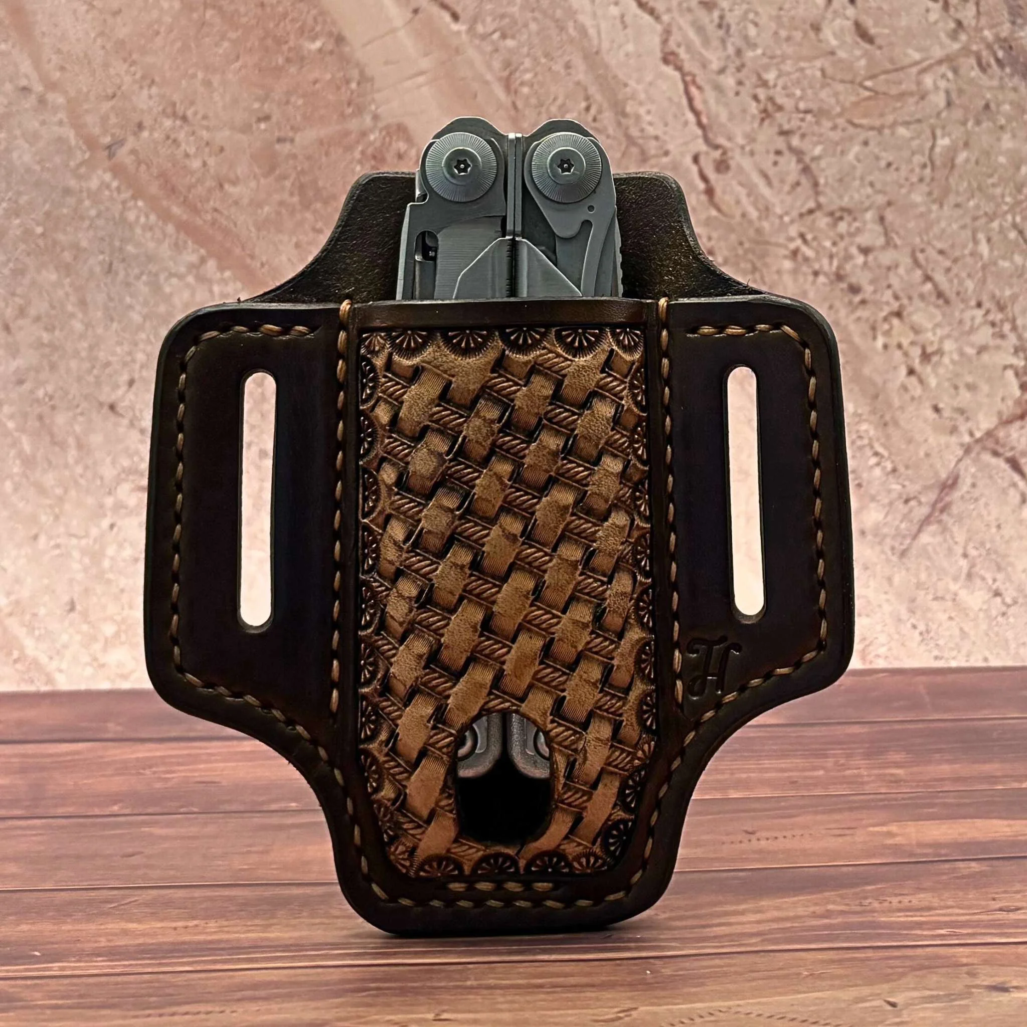 Leather multi-tool sheath for everyday carry
