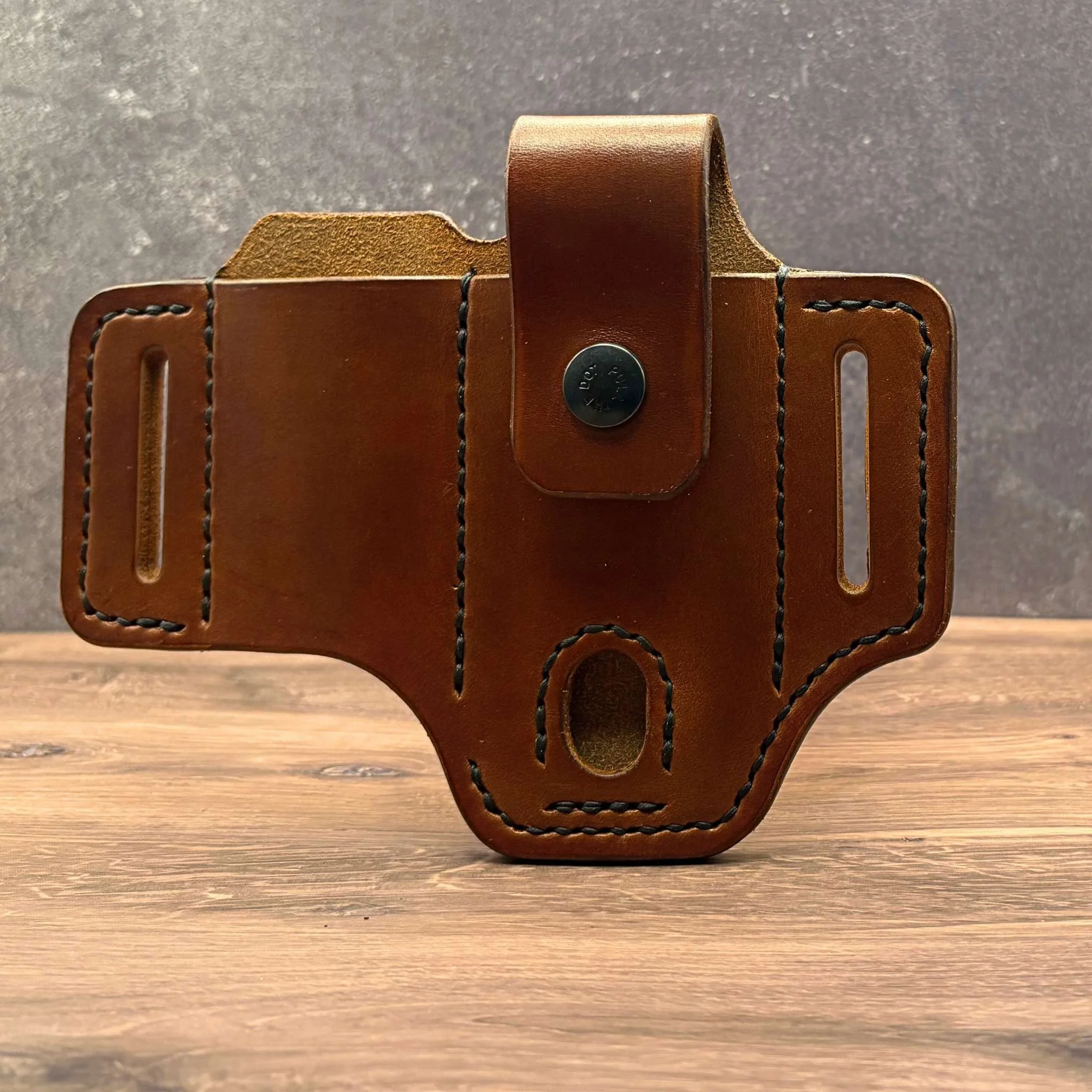 Leather multi-tool sheath for everyday carry