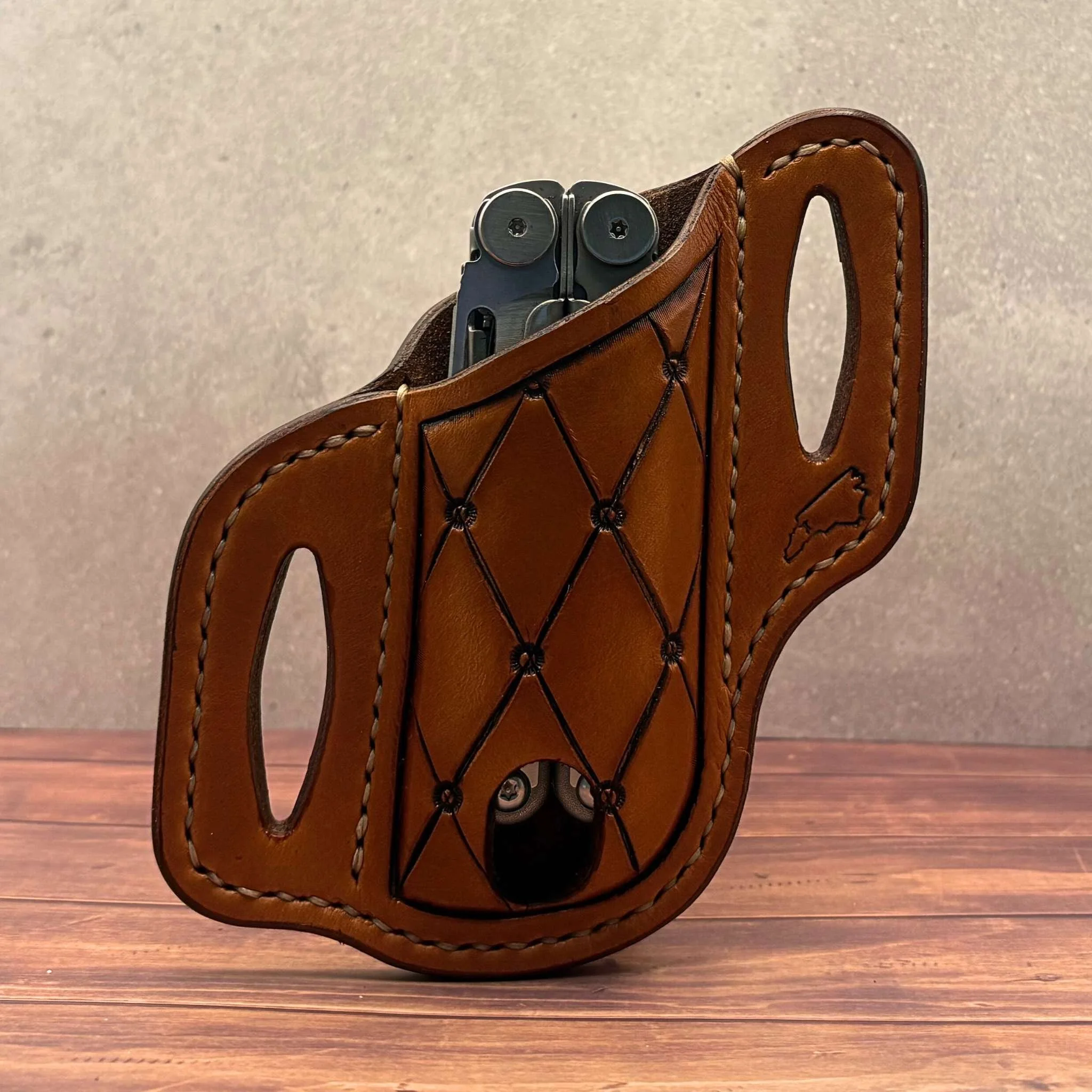 Leather multi-tool sheath for everyday carry
