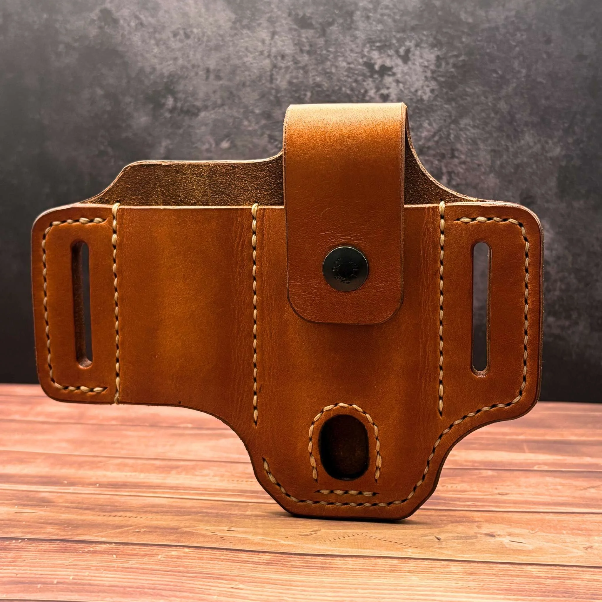 Leather multi-tool sheath for everyday carry