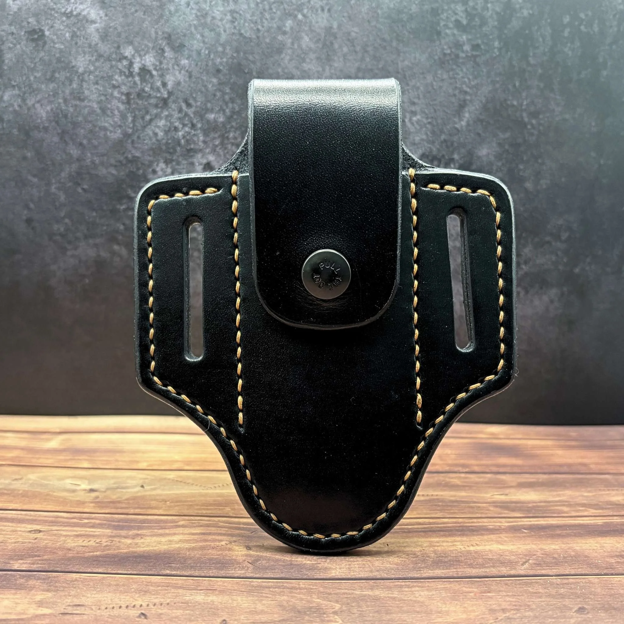 Leather knife sheath for everyday carry
