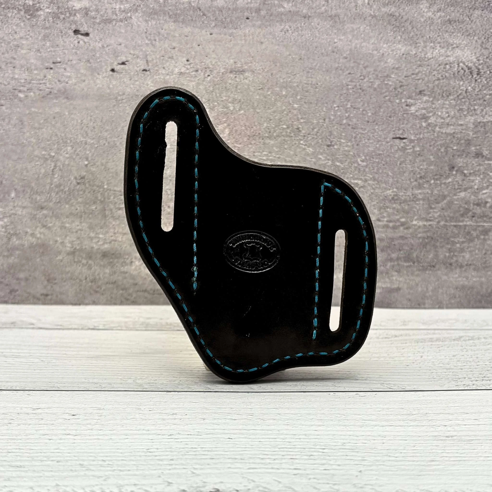 Leather knife sheath for everyday carry