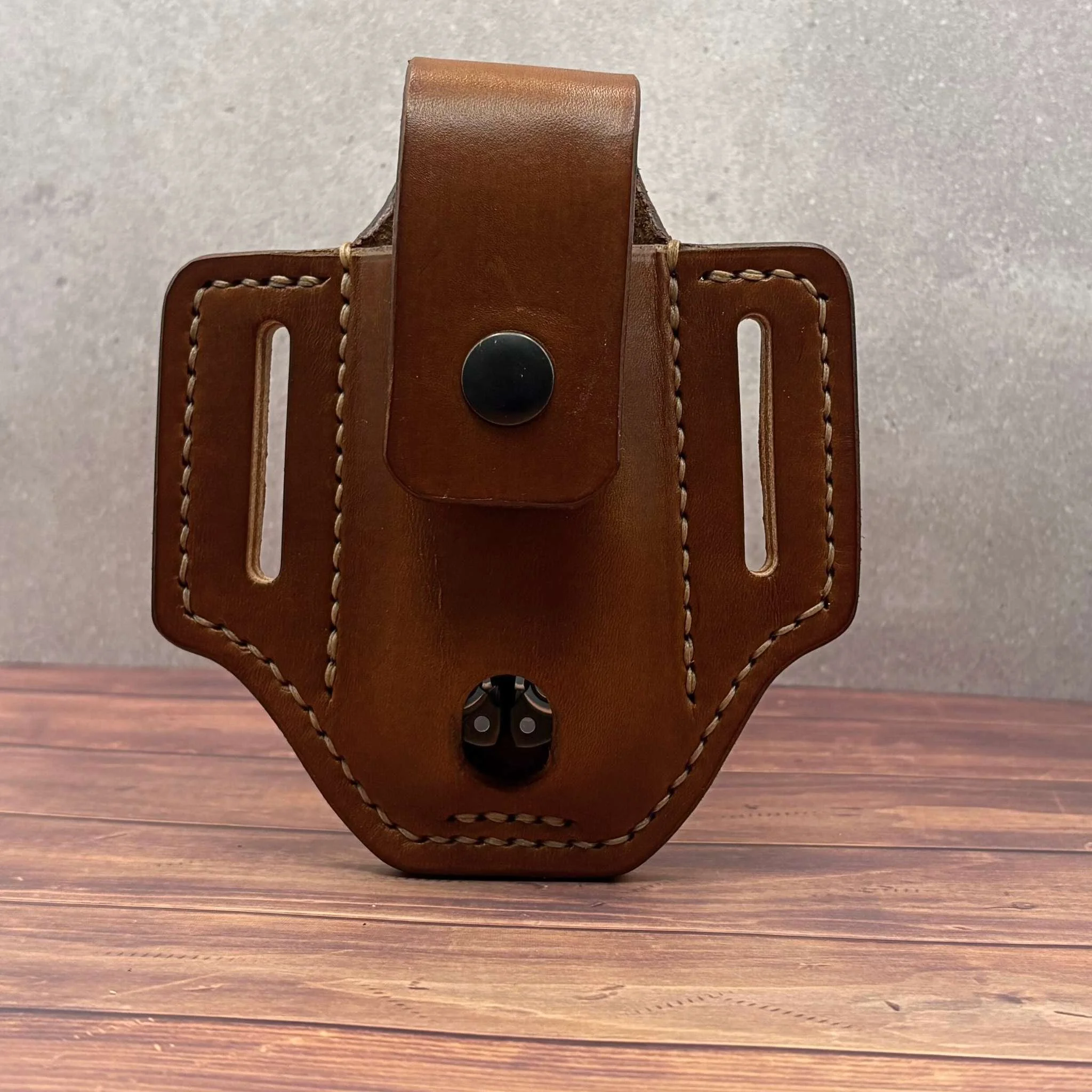 Leather multi-tool sheath for everyday carry