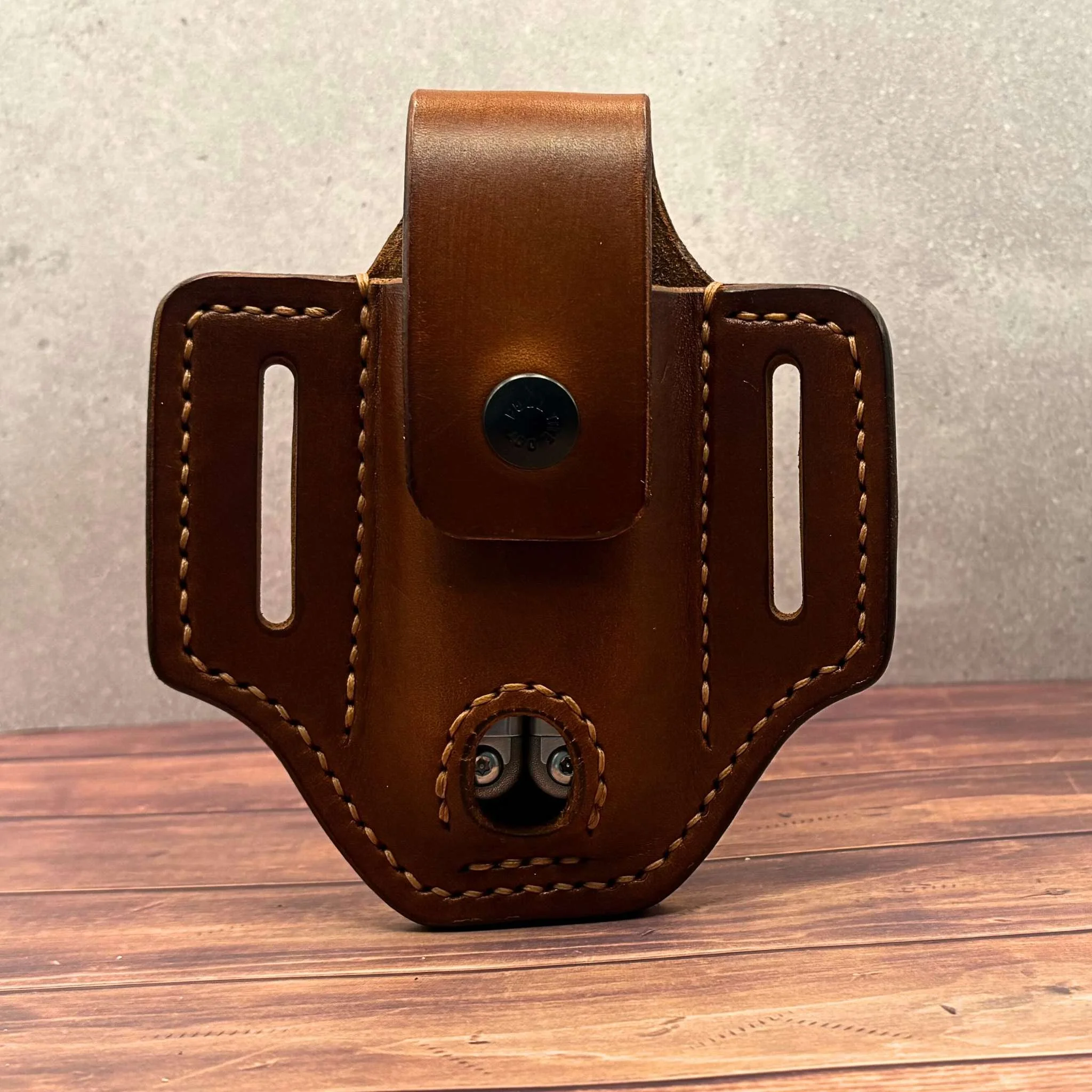 Leather multi-tool sheath for everyday carry