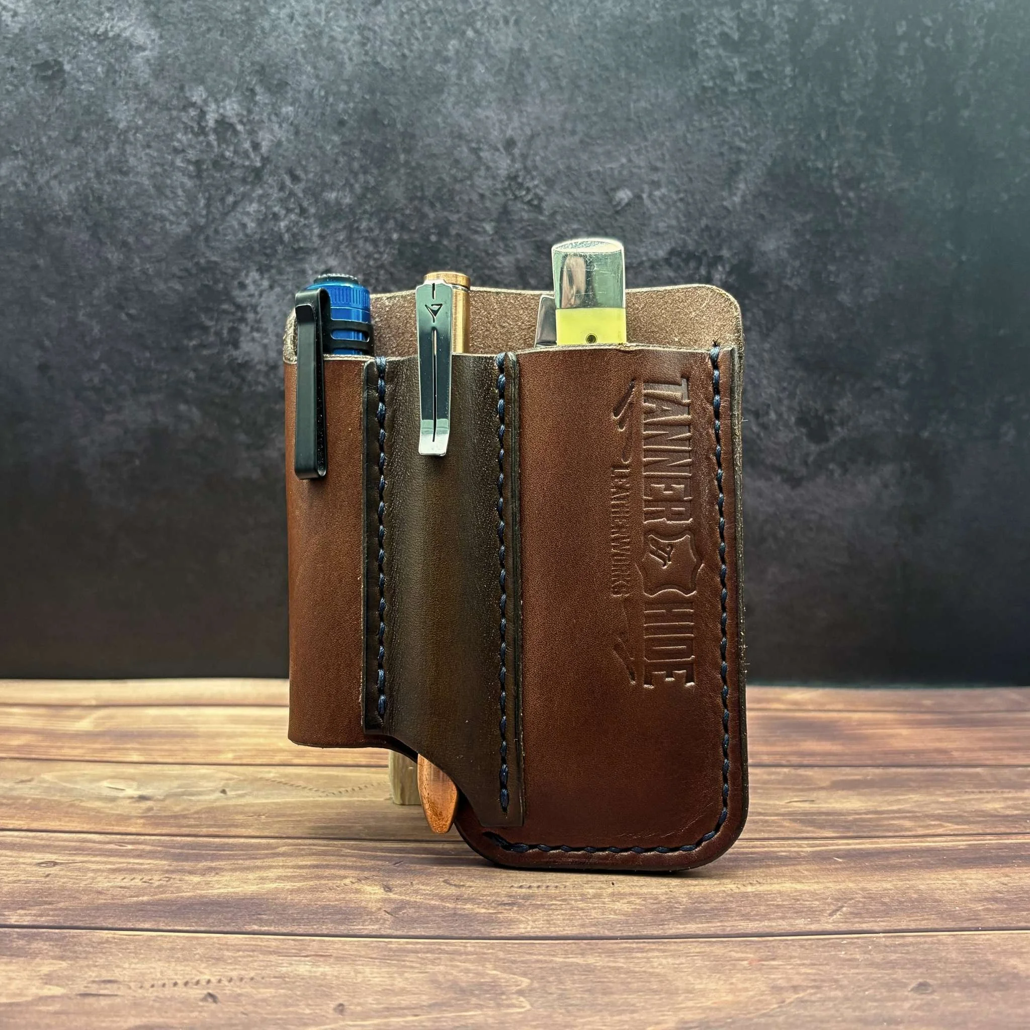 Leather knife sheath for everyday carry