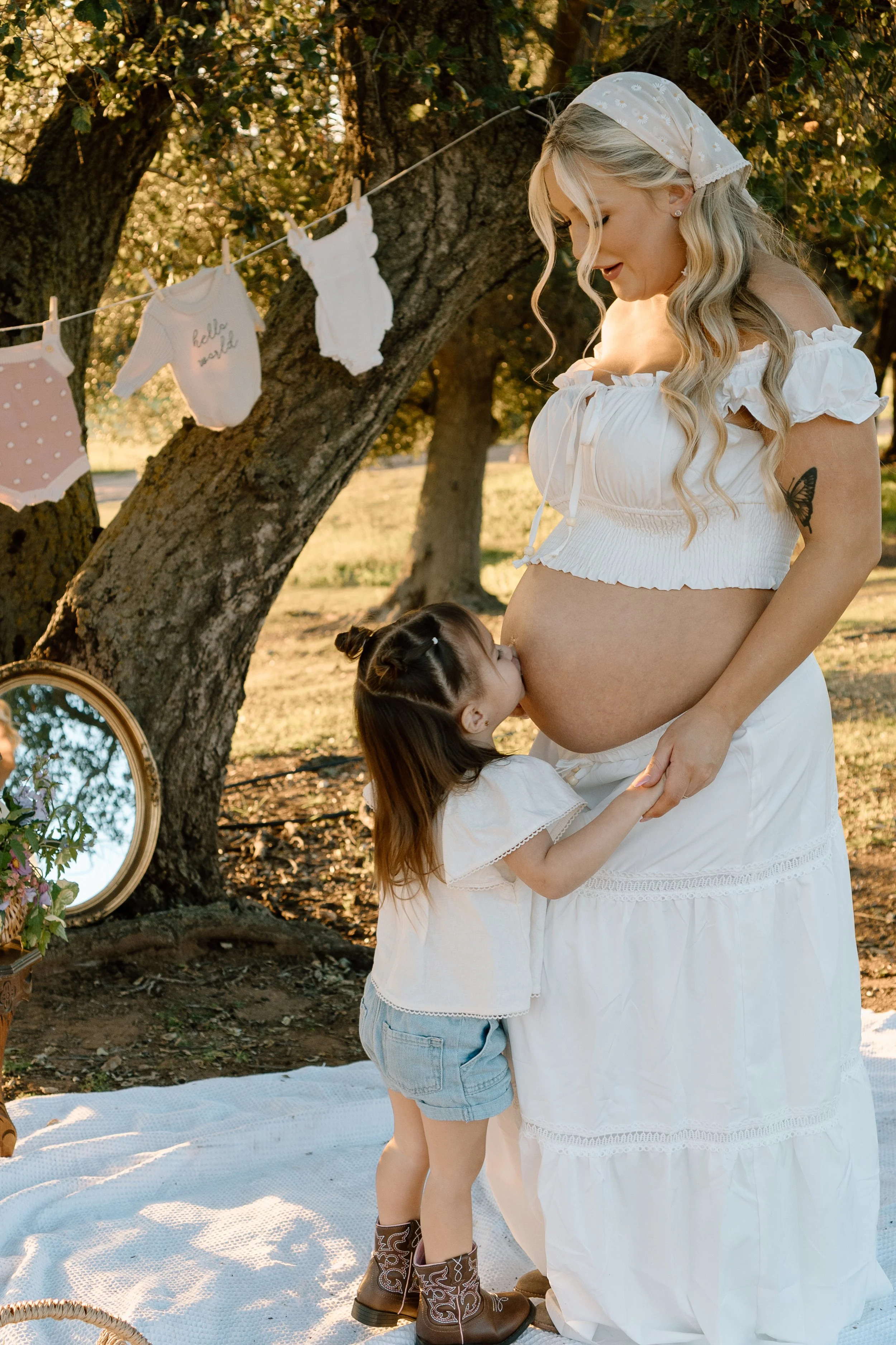 mom-and-daughter-pregnancy-photo-san-diego.jpg