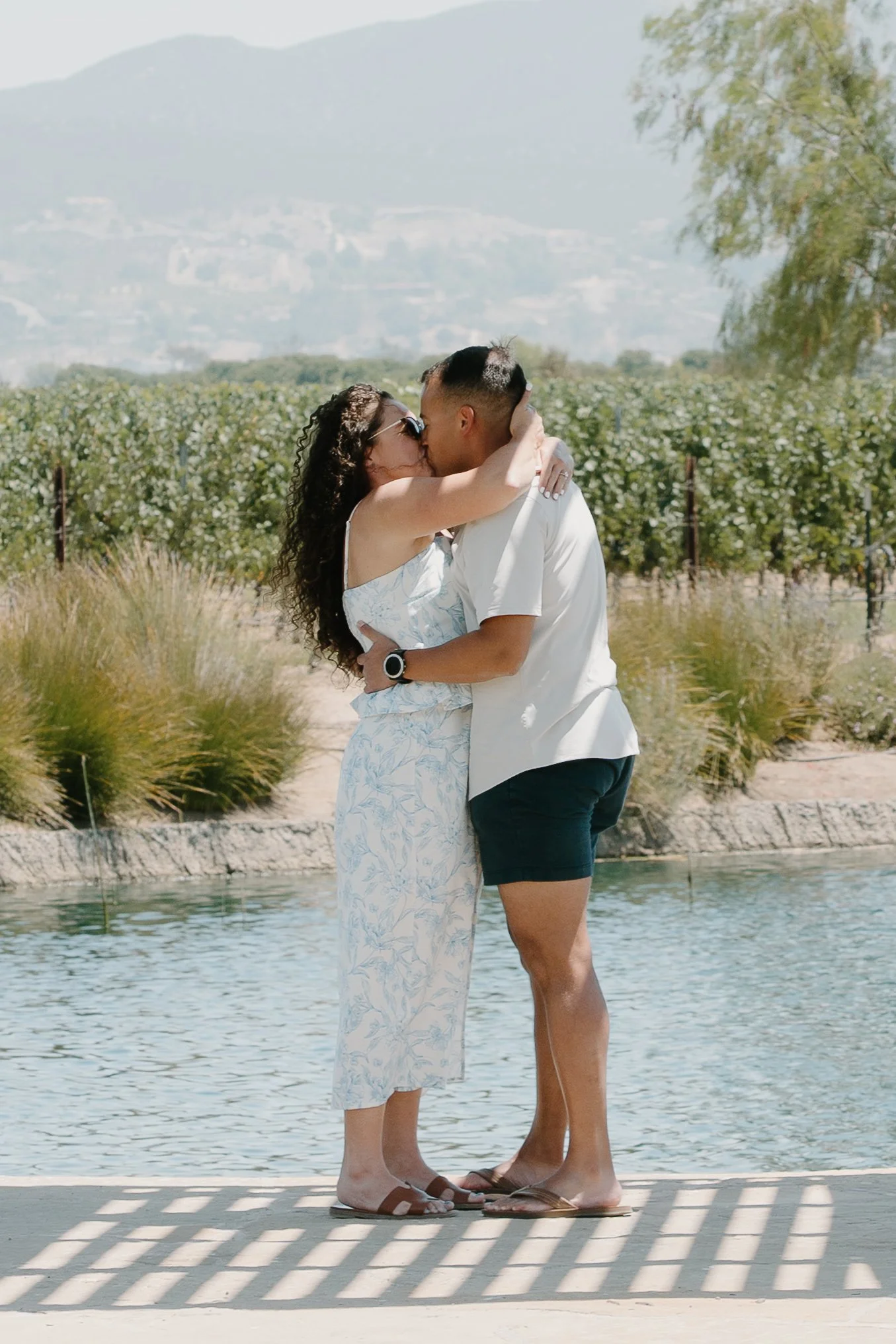 proposal-ponte-winery-temecula-couple-kissing.jpg