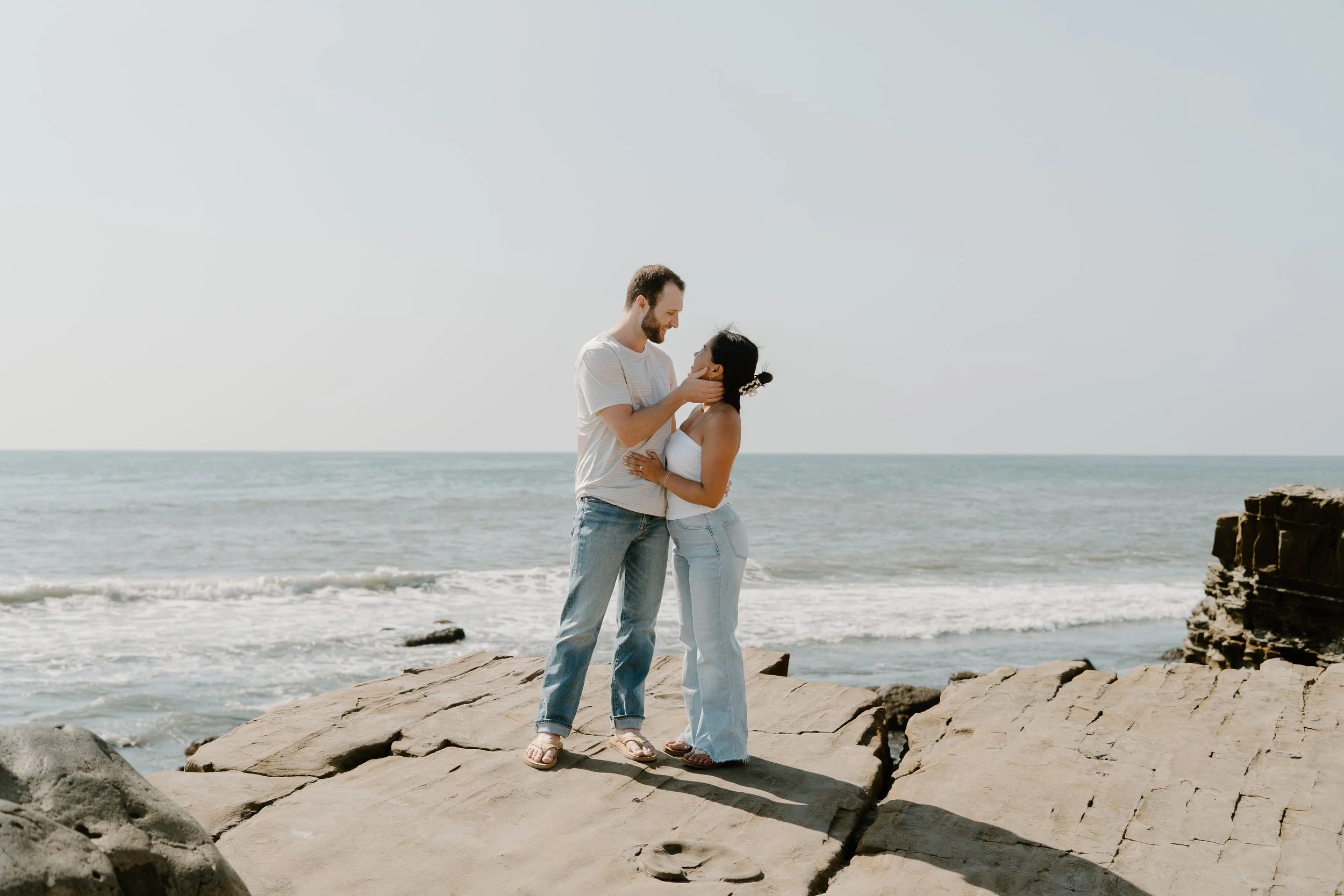 engagedment-photo-cliff-side-la-jolla-beach.jpg