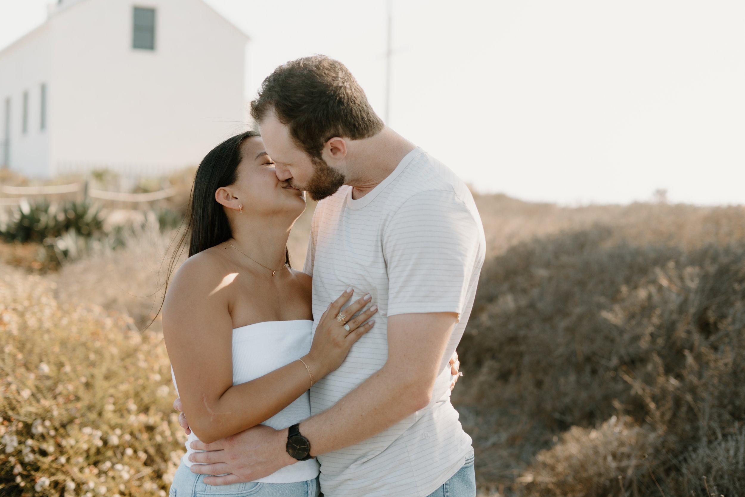engagement-photo-la-jolla-light-house.jpg