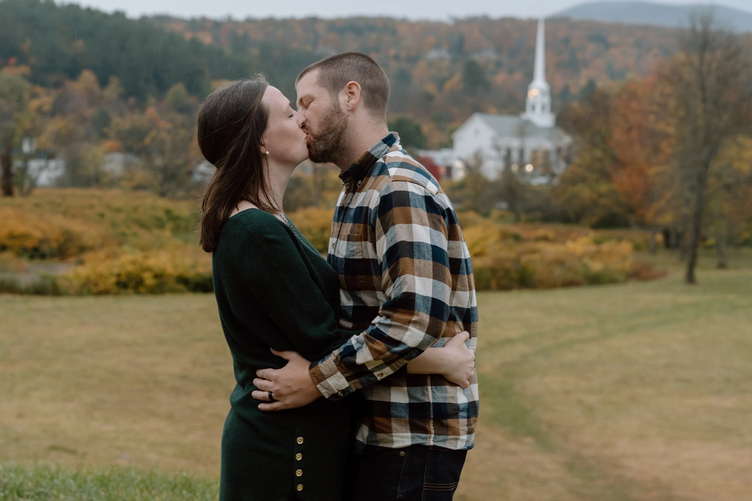 maternity-photo-in-fall-vermont.jpg