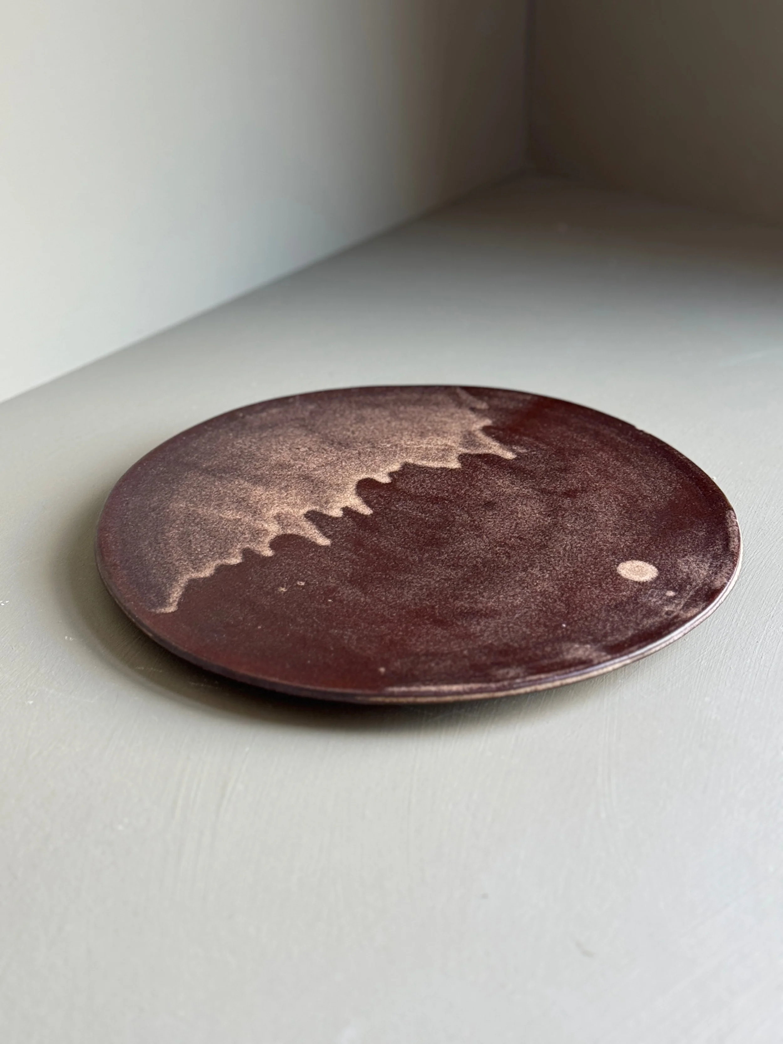 Platform serving platter in Brown Sugar