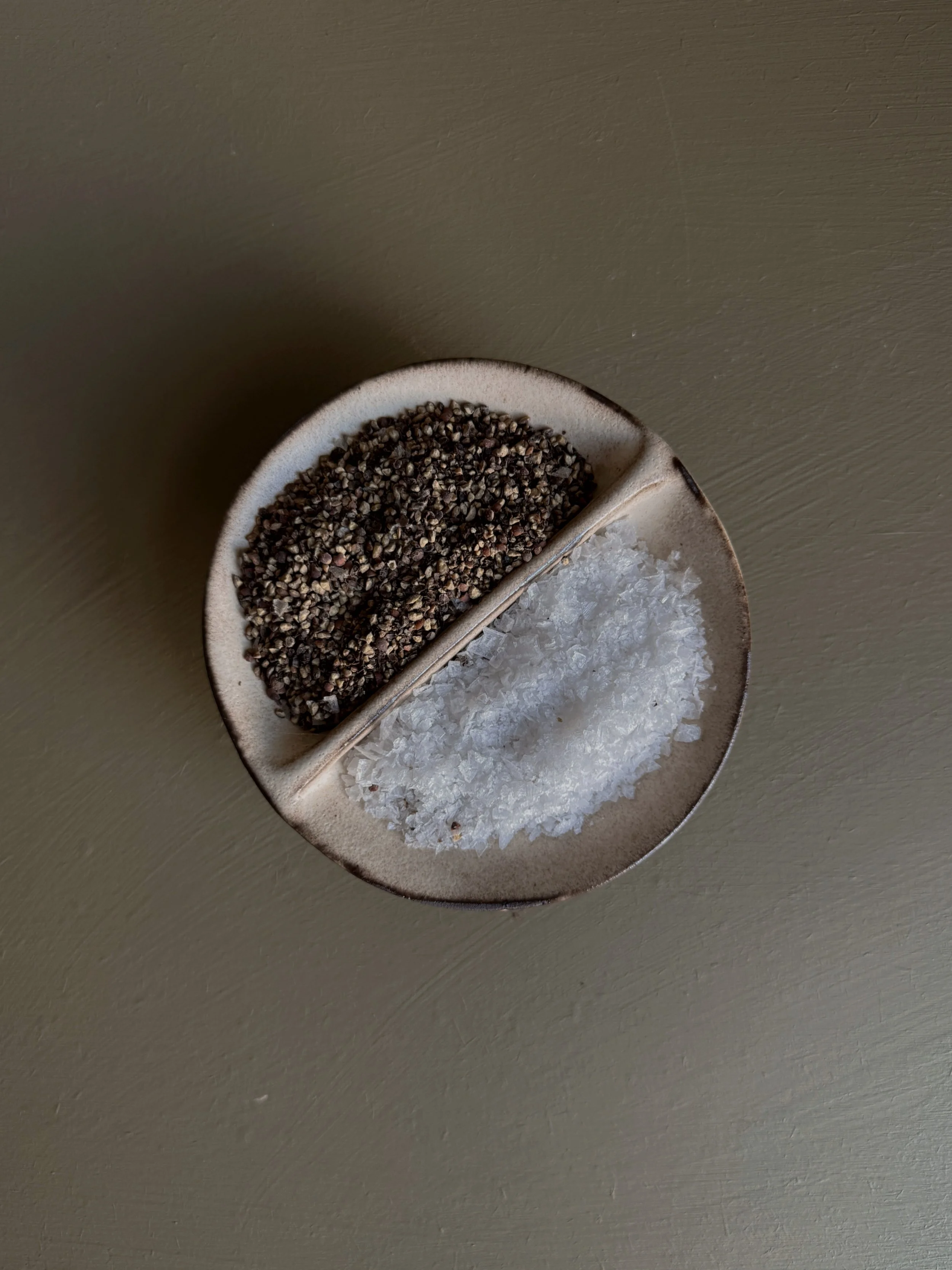 Salt and Pepper Dish in Suede