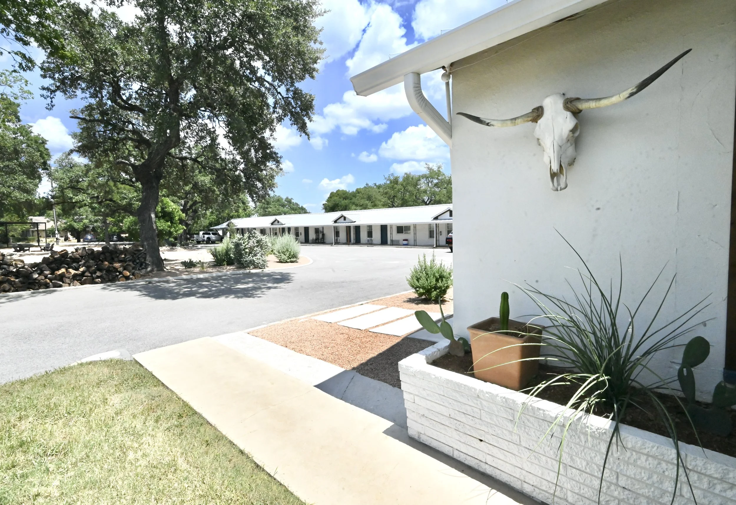 Office Side 1.JPG