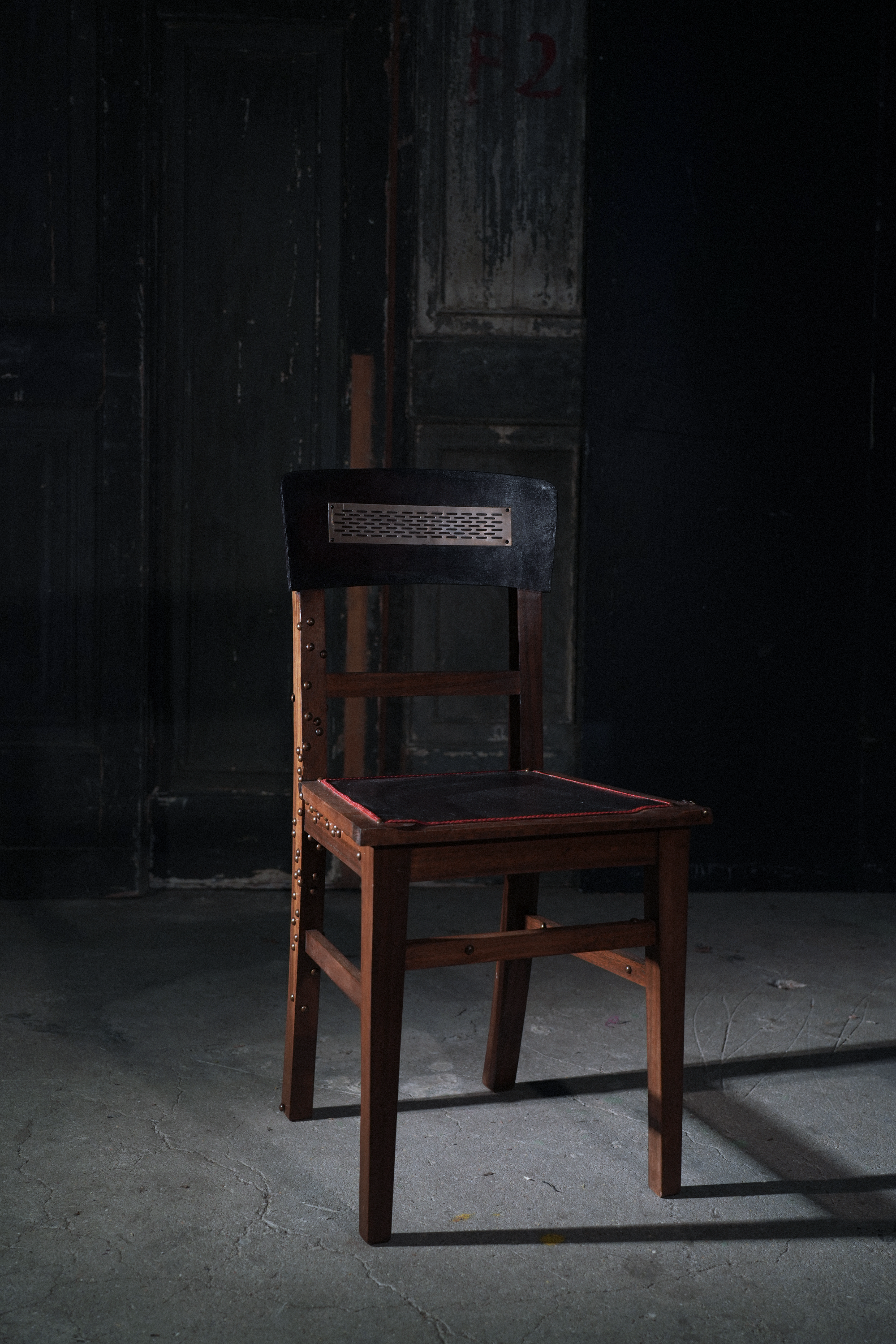 Chair 01 – Gus