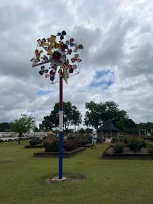 🎡Wilson Gardens & Whirligigs