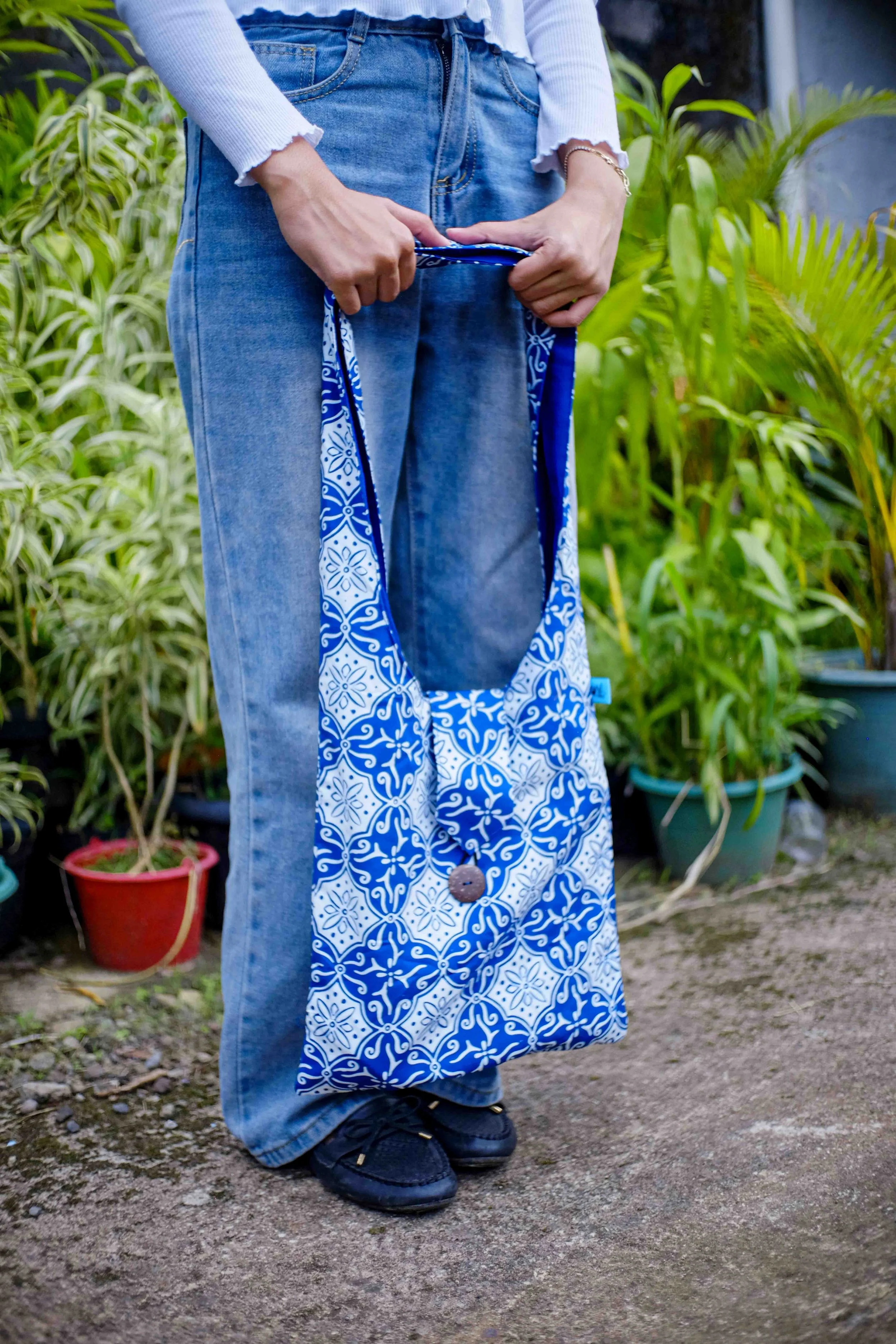 Blue Batik Hobo Bag w_ Button 5.jpg