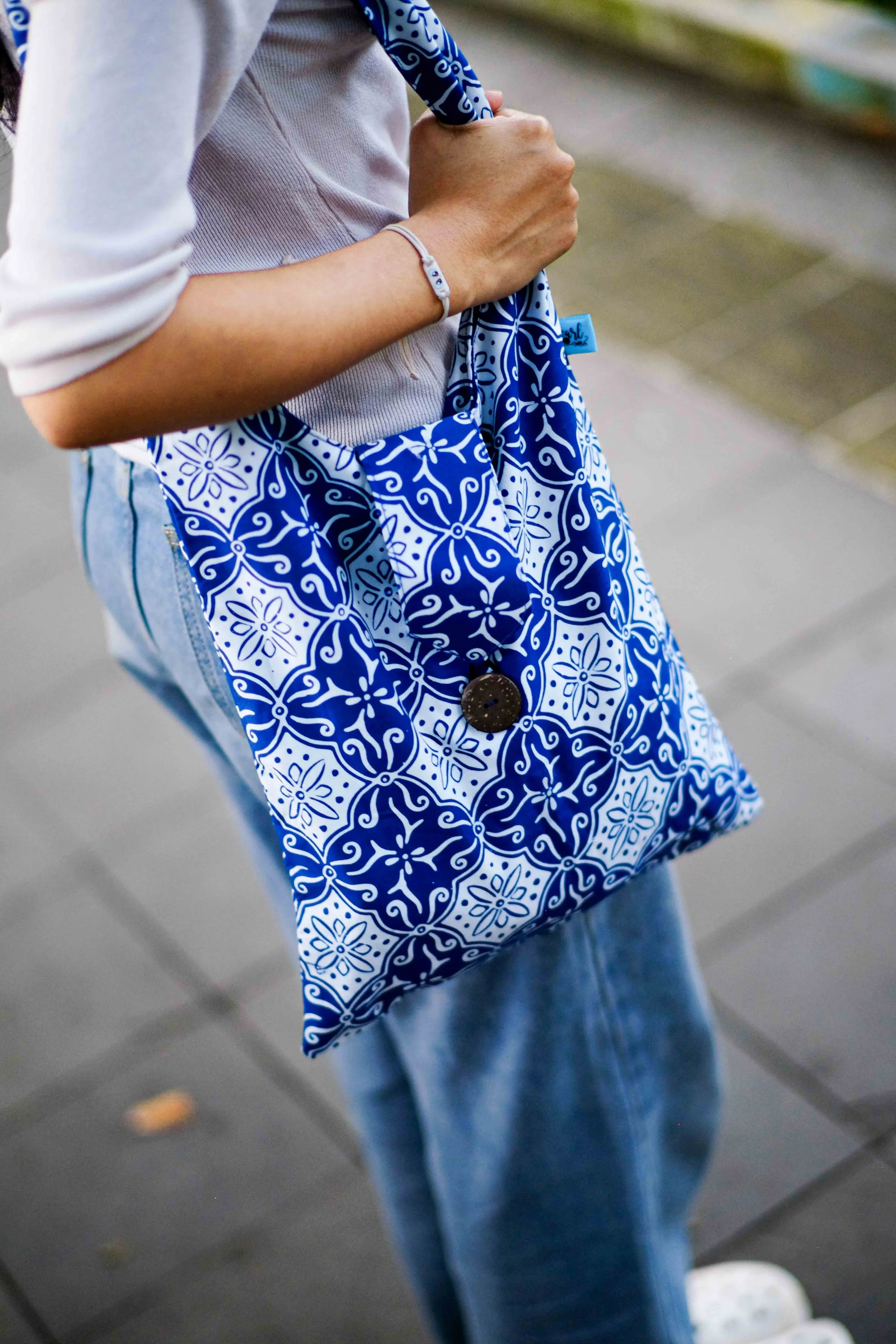 Blue Batik Hobo Bag w_ Button 9.jpg