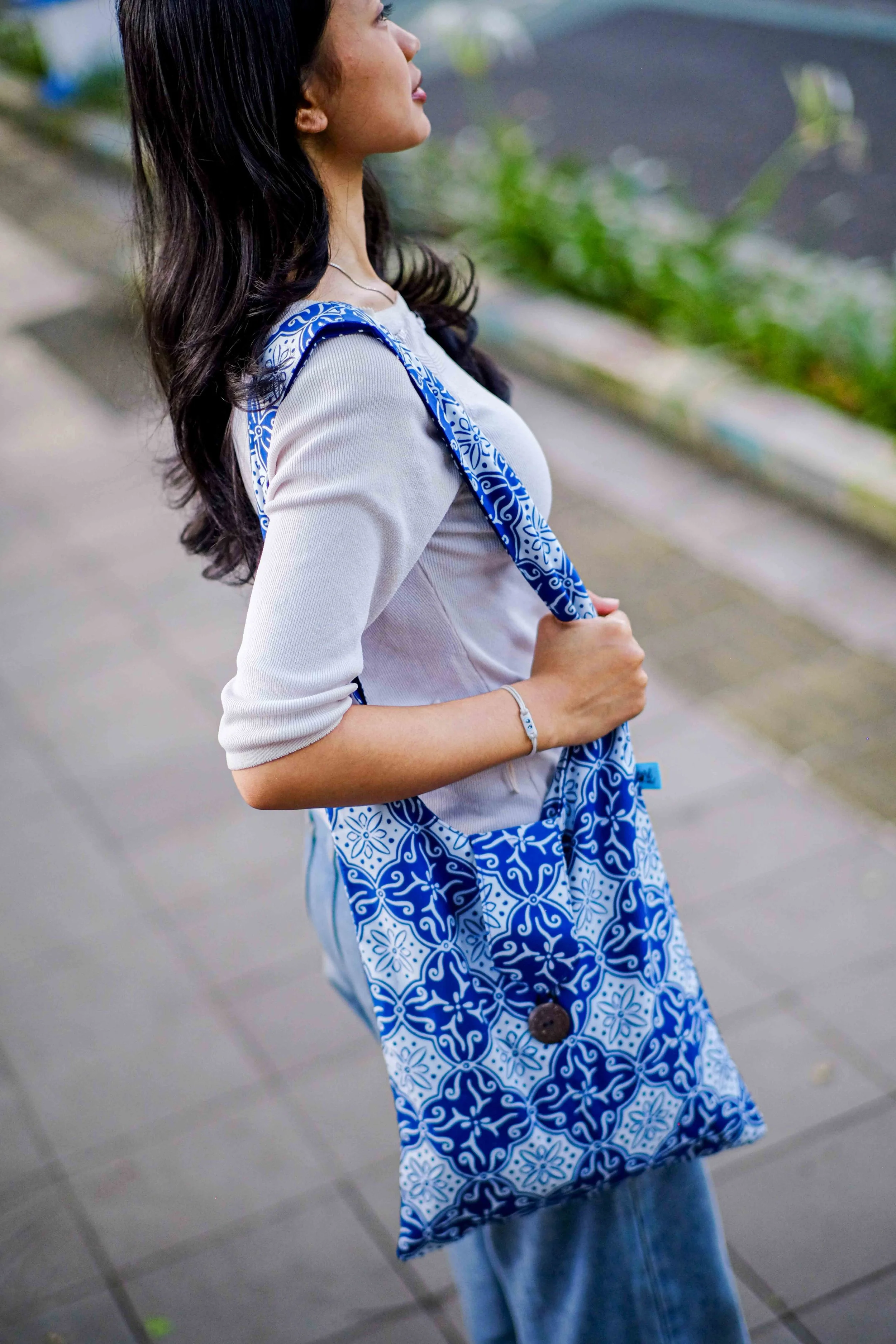 Blue Batik Hobo Bag w_ Button 8.jpg