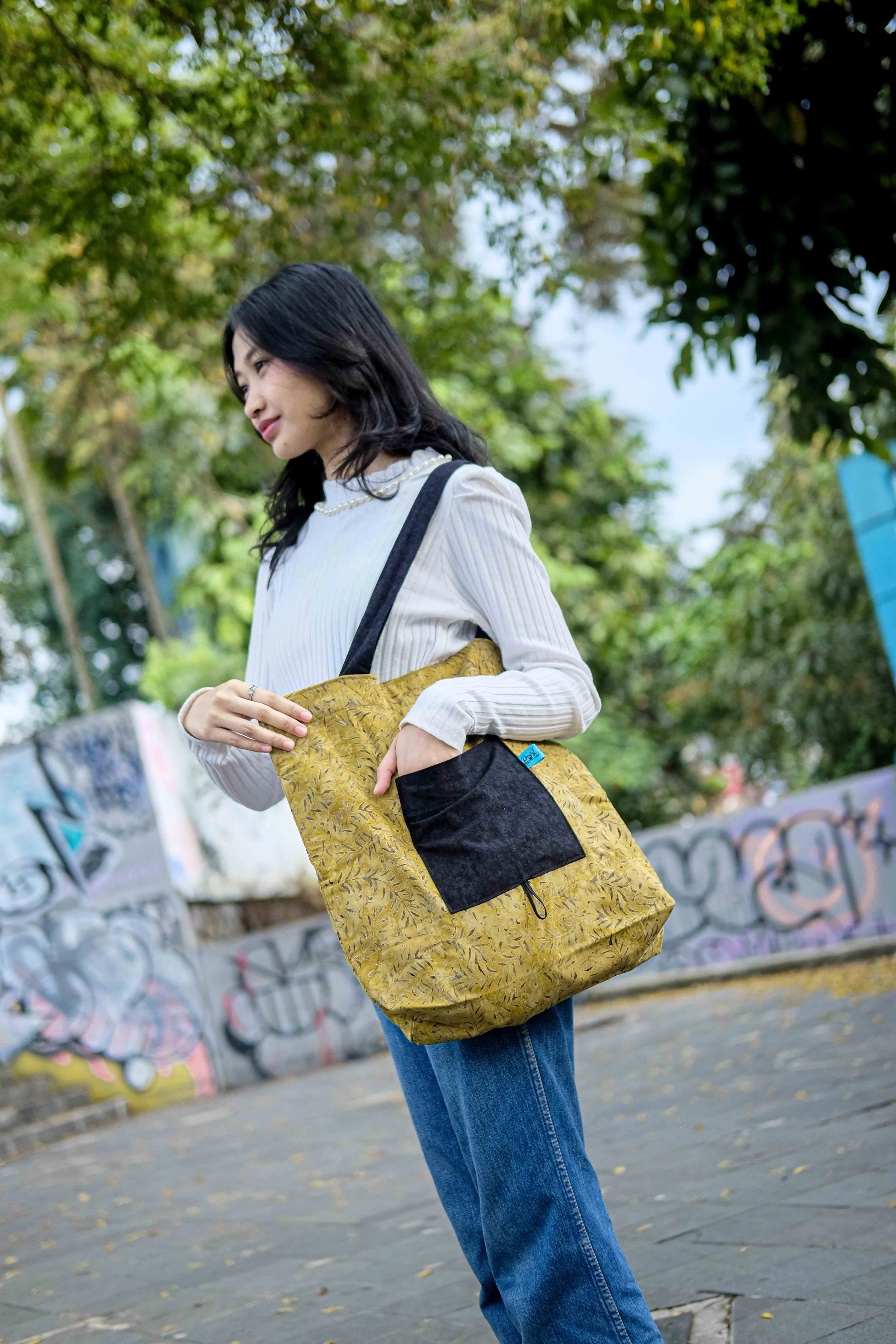 Golden Batik Tote Bag 8.jpg