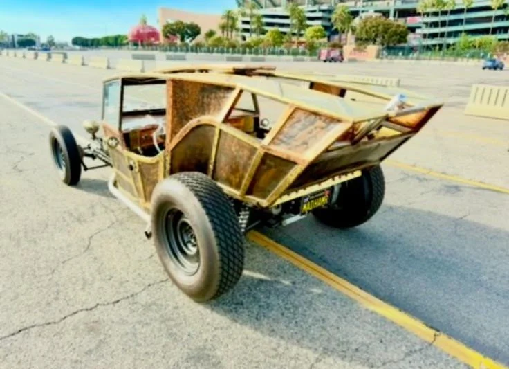 trinity-one-of-one-handcrafted-concept-car-masterpiece-rear-driving-1-caruso-classics.jpg.jpeg