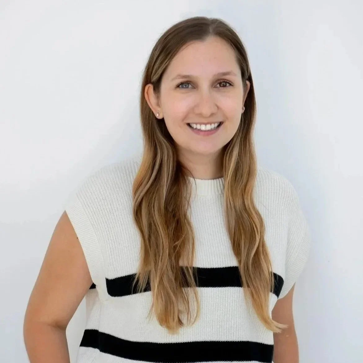 CAROLINE BROWNE | ASSOCIATE ART CONSULTANT