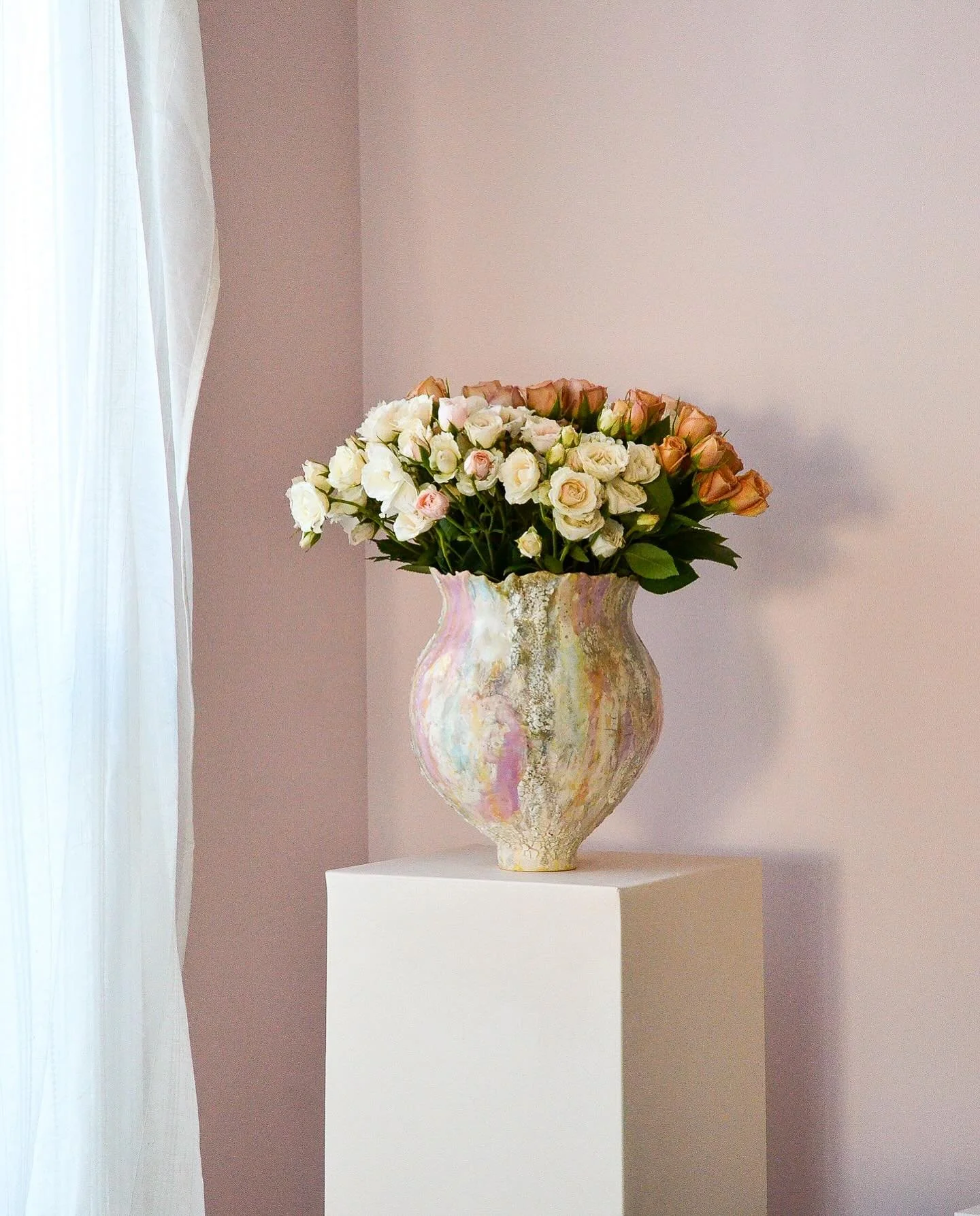 happy valentines day 
i bought these roses for myself lol 
my husband did just make me a coffee though so we are okay over here :) 

xoxo