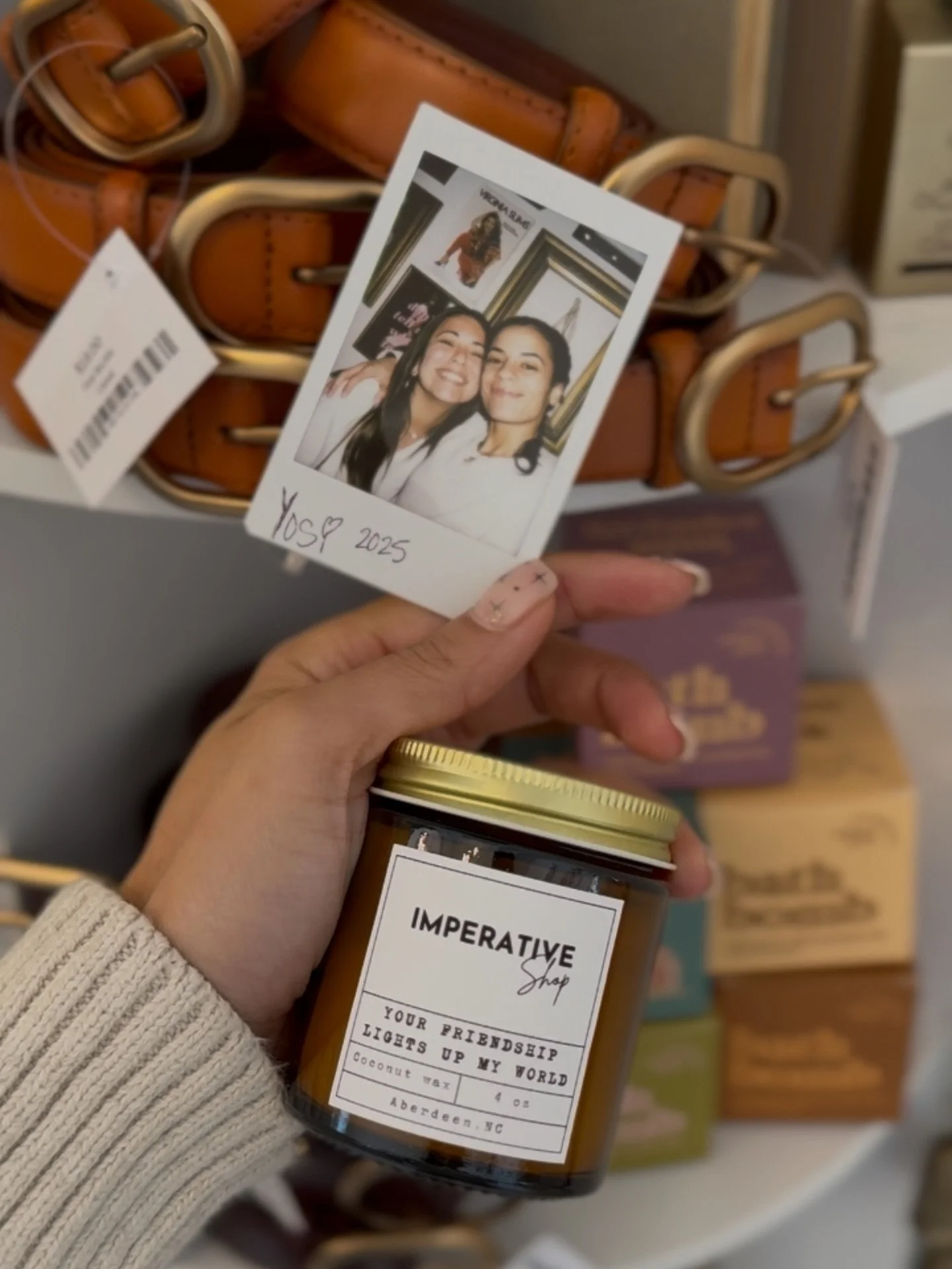 Your friendship lights up my world ✨💛
The perfect little gift that says so much without saying too much. Meaningful, affordable, and guaranteed to make your bestie cry happy tears. 🕯️💐 Available now #giftguide2025 #giftideas #bestiegift #candlelov