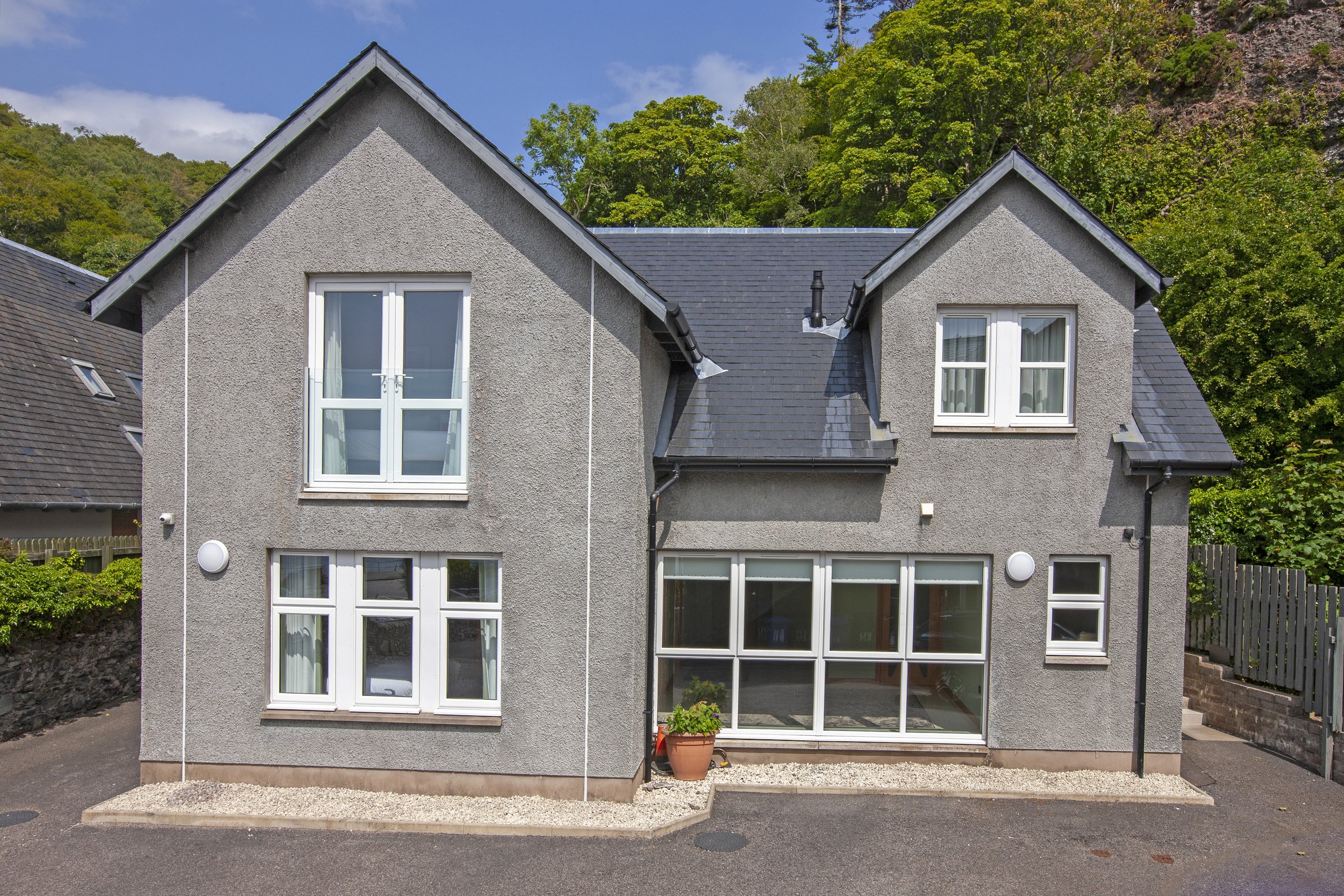 1Z6E9556 exterior.jpeg