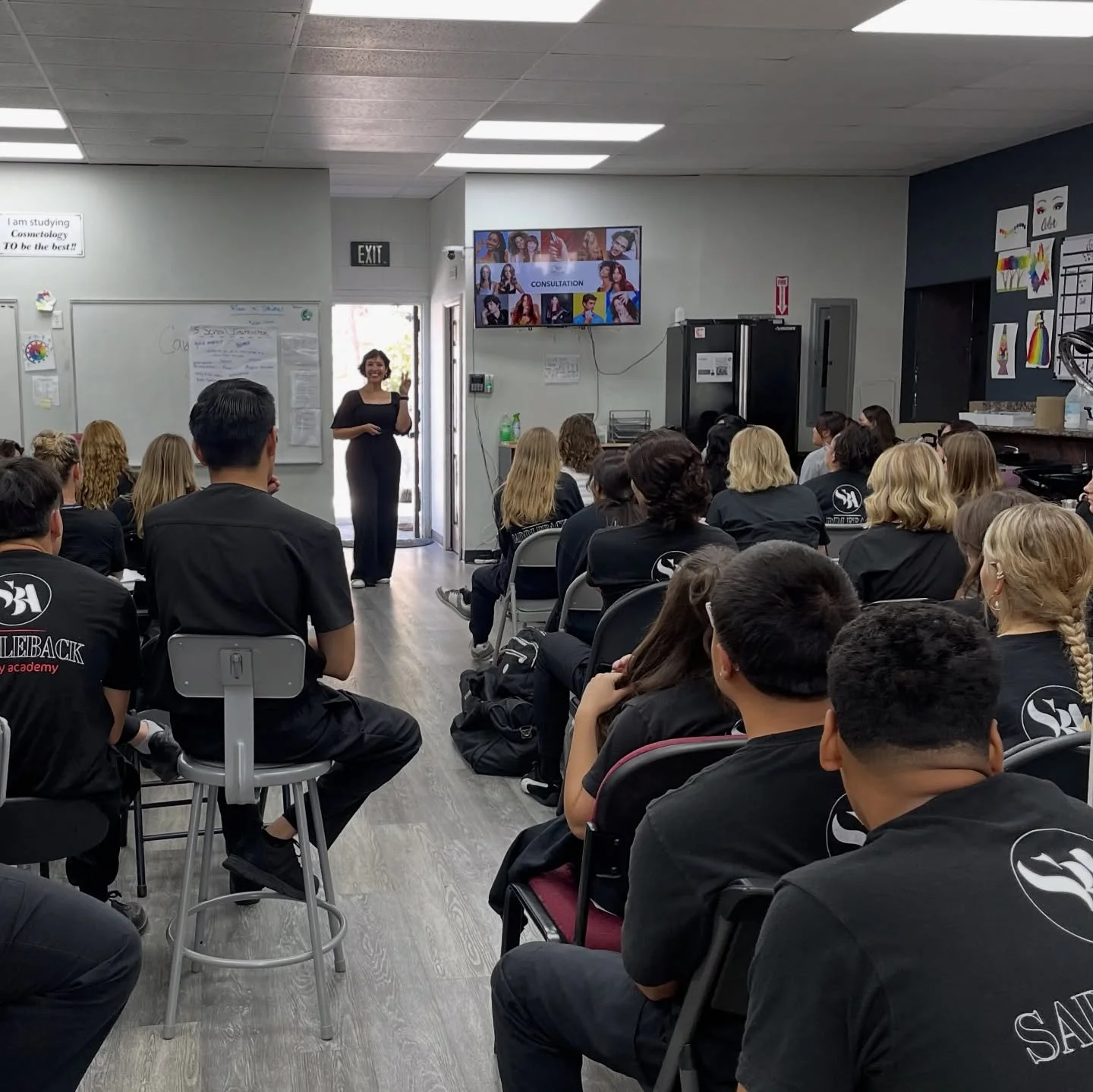 Thank you to @elsa.wella from @wellahair for leading an awesome workshop about the client experience! This industry isn&rsquo;t just about cuts and color, it&rsquo;s also ensuring your customers have a fabulous time!

#cosmetology #barbering #wella #