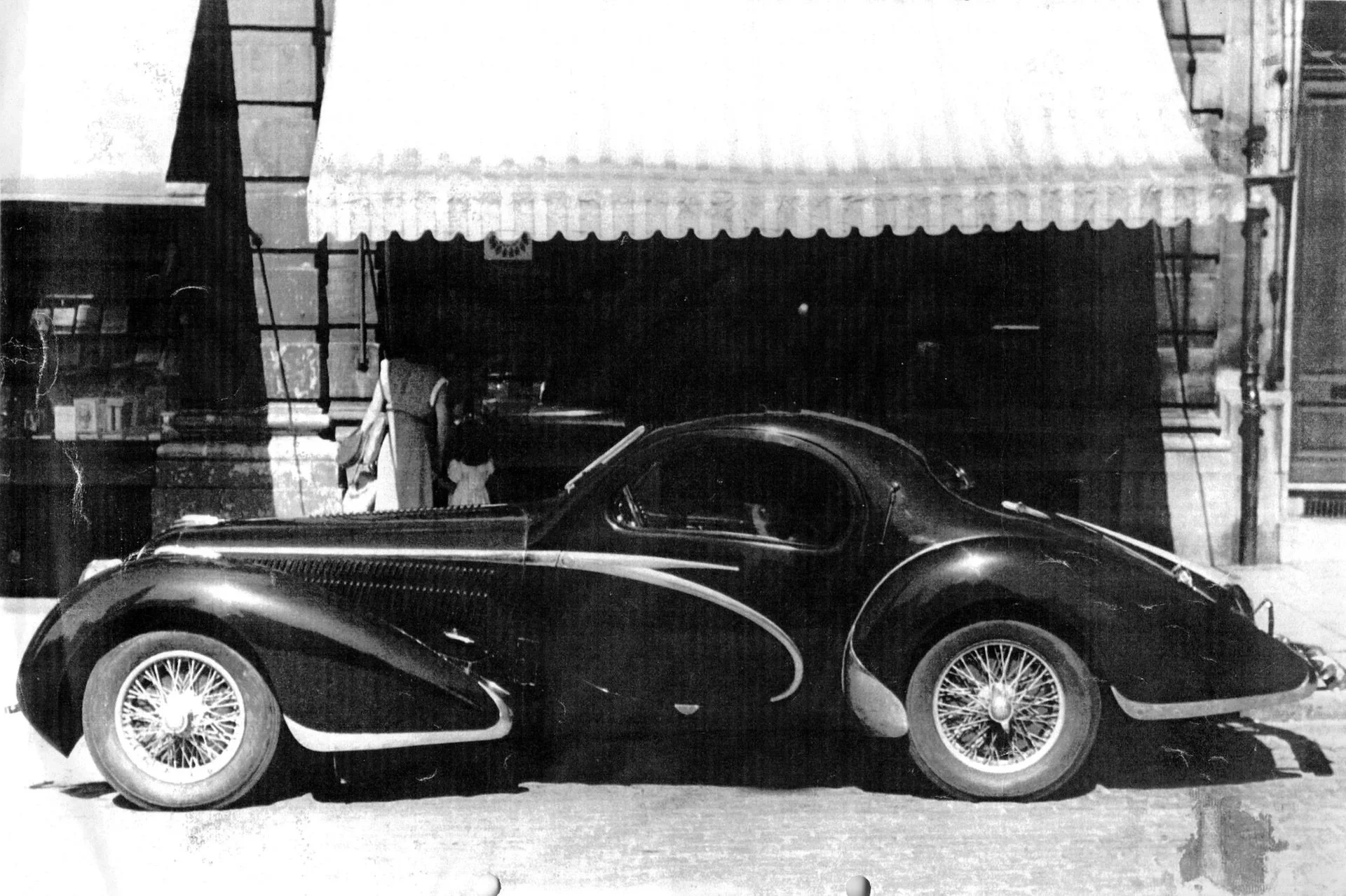 1938-talbot-lago-t150-c-lago-speciale-teardrop-coupe-by-figoni-et-falaschi 6.jpeg