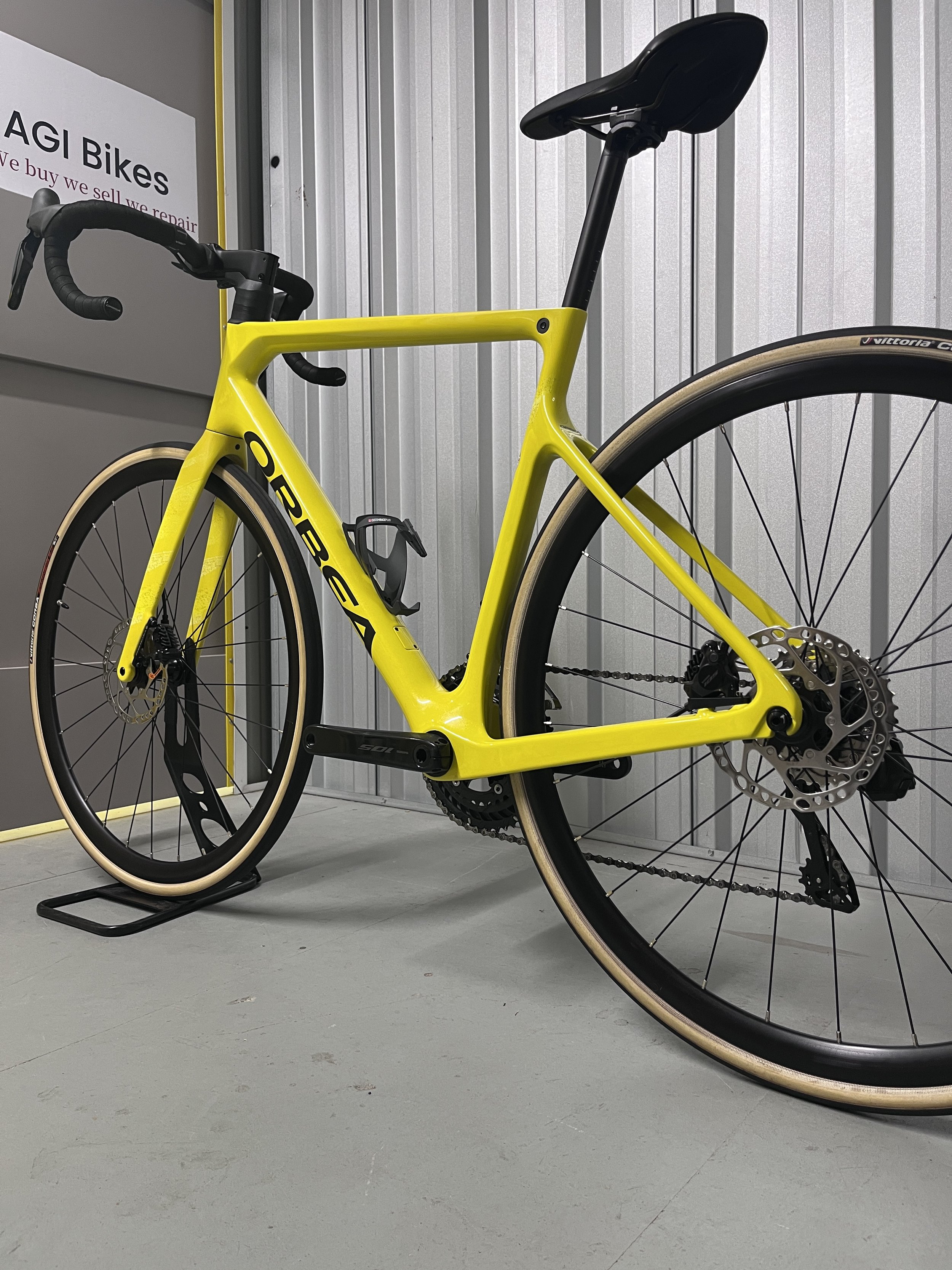 2022 Orbea ORCA M30i 105 Di2 Full Carbon Road Bike