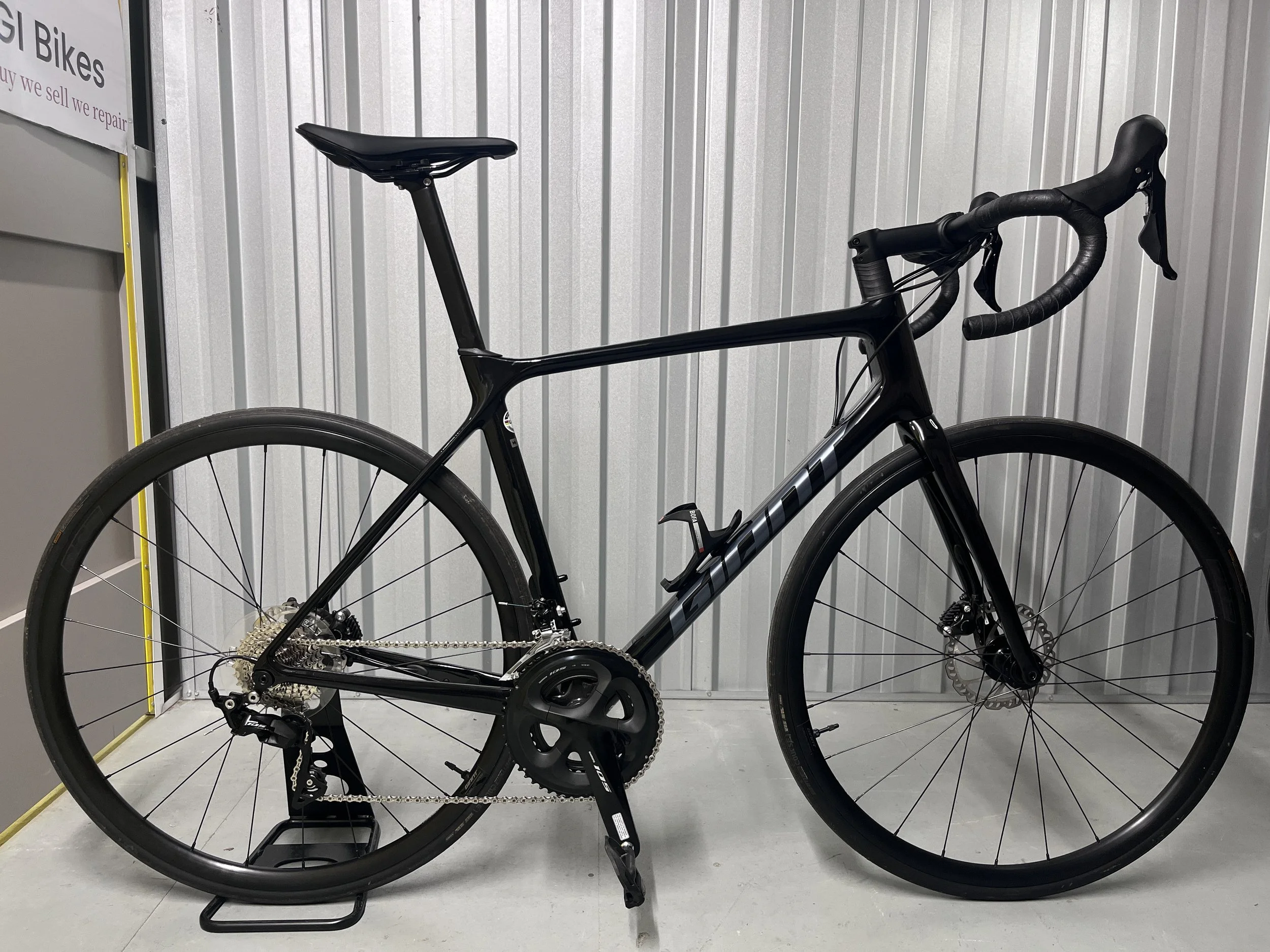 2023 Giant TCR Advanced 2 Full Carbon Road Bike