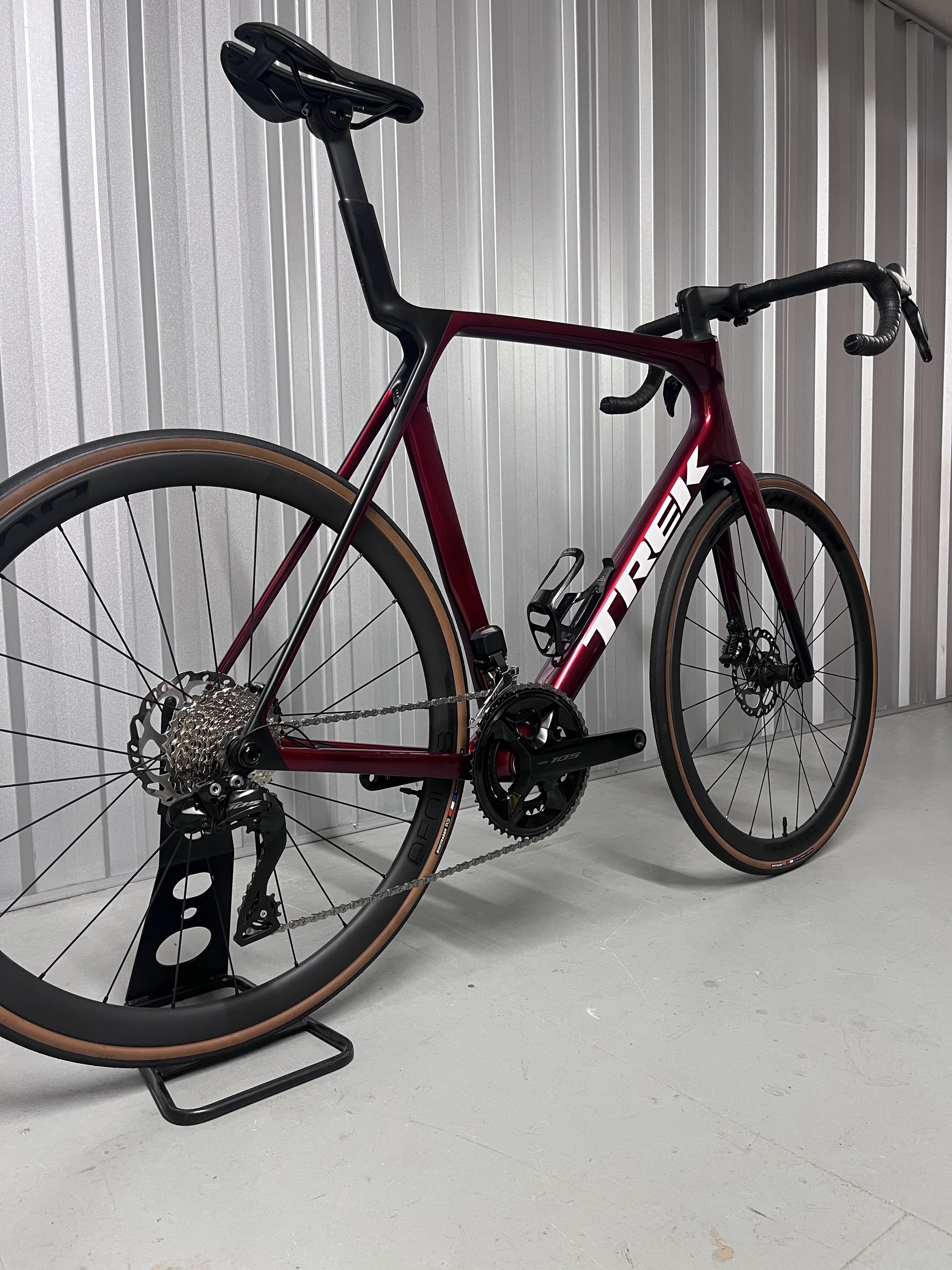 2025 Trek Madone SL6 105 Di2 Gen 8 Full Carbon Road Bike