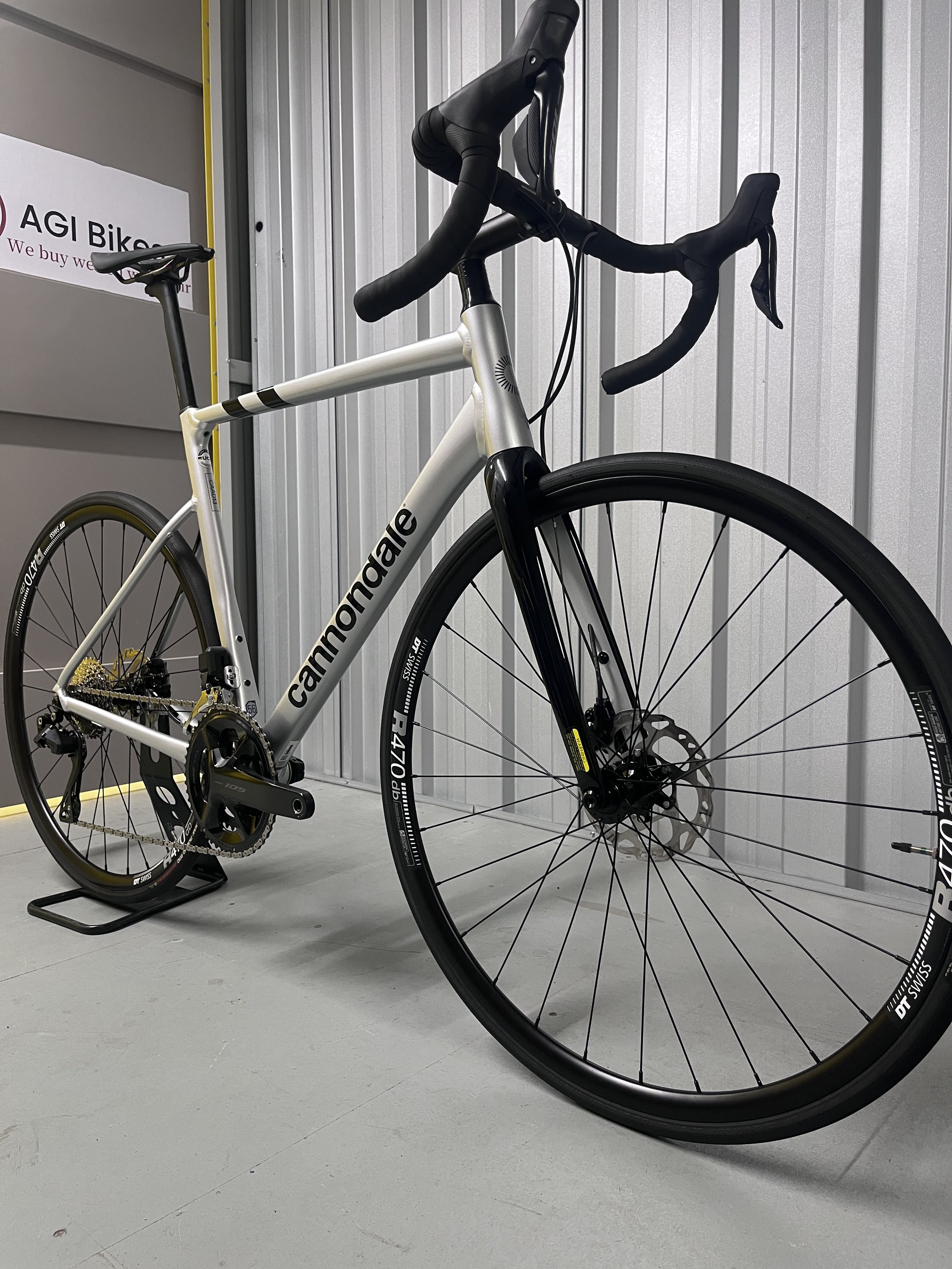 2023 Cannondale CAAD 13 Disc 105 Di2 Road Bike